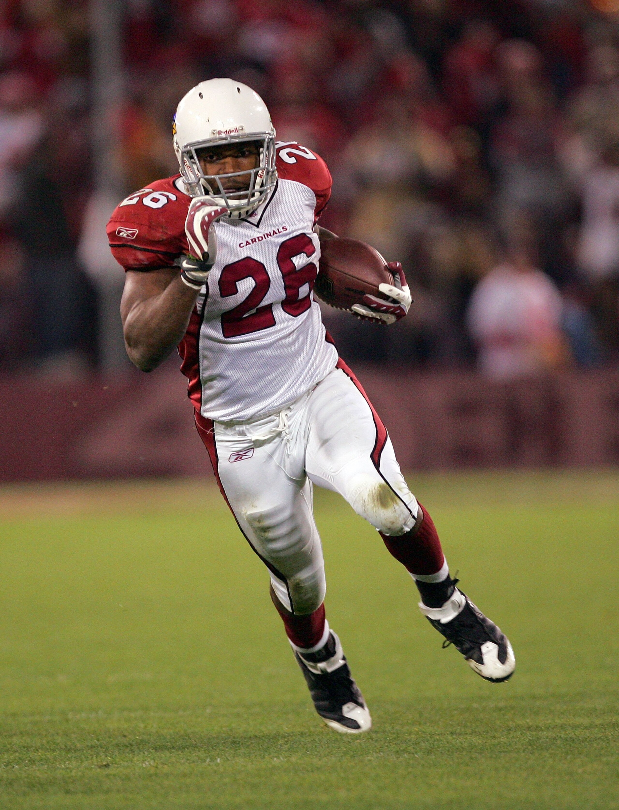 SAN FRANCISCO - DECEMBER 14:  Beanie Wells #26 of the Arizona Cardinals in action during their game against the San Francisco 49ers at Candlestick Park on December 14, 2009 in San Francisco, California.  (Photo by Ezra Shaw/Getty Images)