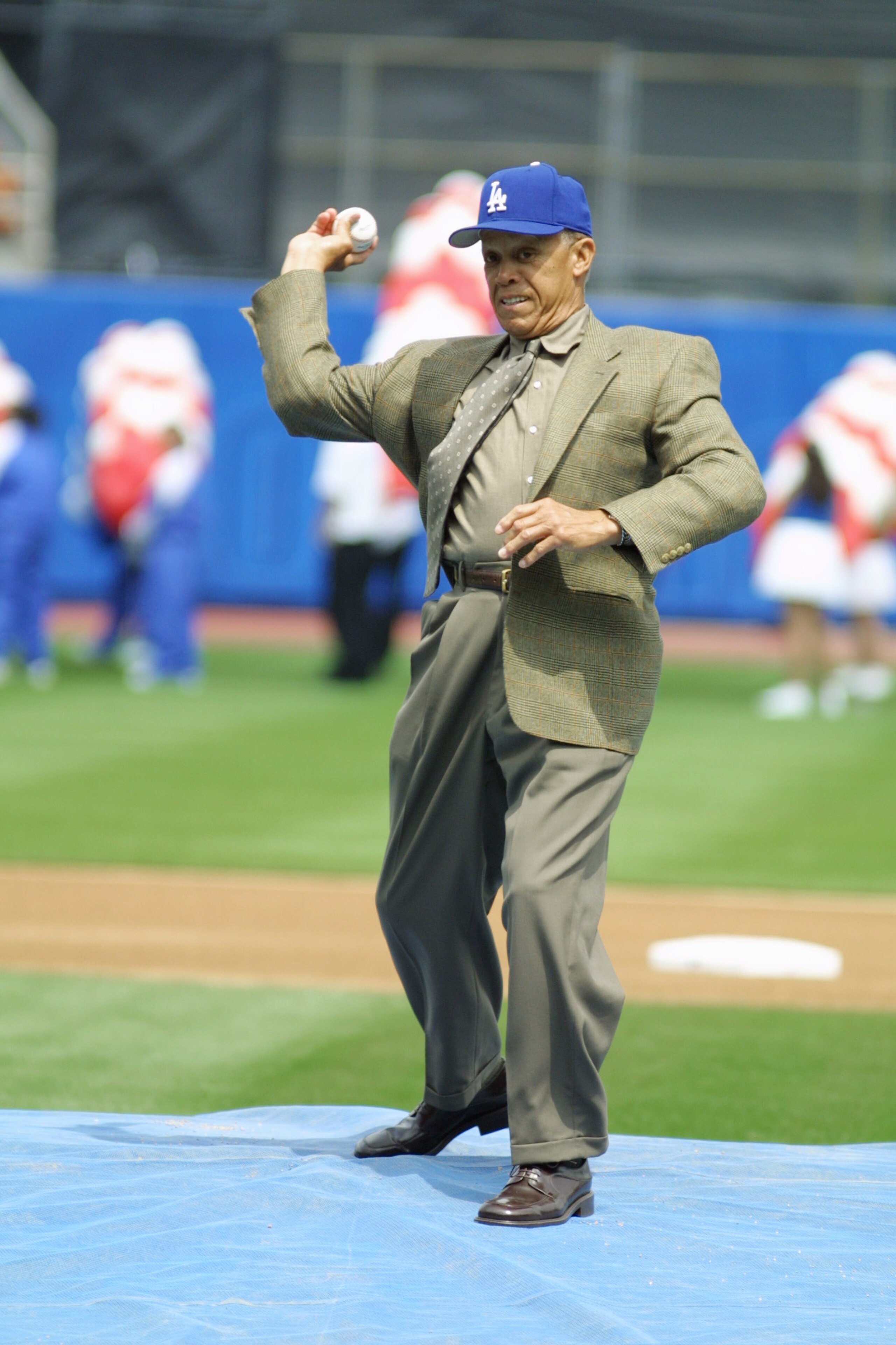 2 Apr 2001: Former Dodger player Maury Wills throws out the first pitch prior to the game against the Milwaukee Brewers at Dodger Stadium in Los Angeles, California. The Dodgers won the game 1-0. DIGITAL IMAGE. Mandatory Credit: Scott Halleran/ALLSPORT 2 Apr 2001: Former Dodger player Maury Wills throws out the first pitch prior to the game against the Milwaukee Brewers at Dodger Stadium in Los Angeles, California. The Dodgers won the game 1-0. DIGITAL IMAGE. Mandatory Credit: Scott Halleran/ALLSPORT
