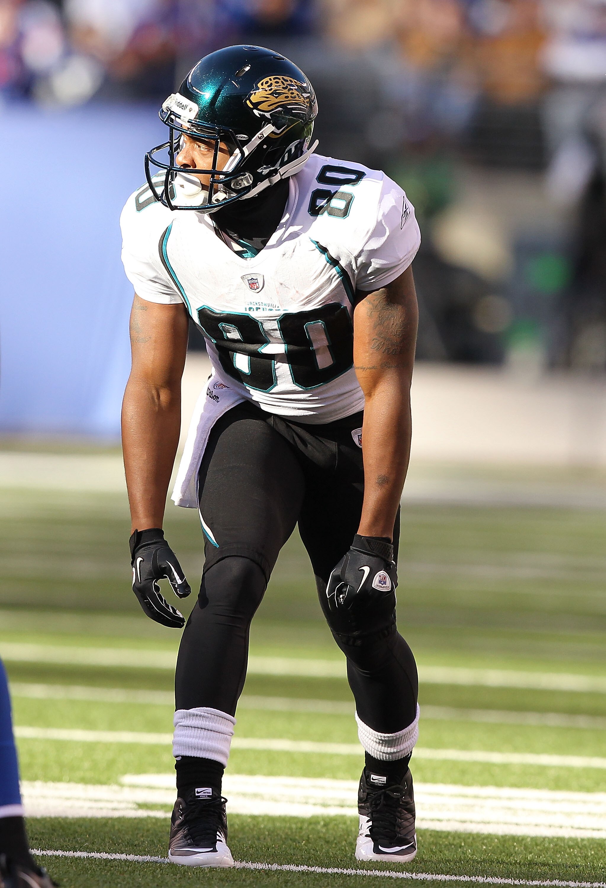 EAST RUTHERFORD, NJ - NOVEMBER 28: Mike Thomas #80 of the Jacksonville Jaguars in action against   the New York Giants during their game on November 28, 2010 at The New Meadowlands Stadium in East Rutherford, New Jersey.  (Photo by Al Bello/Getty Images)