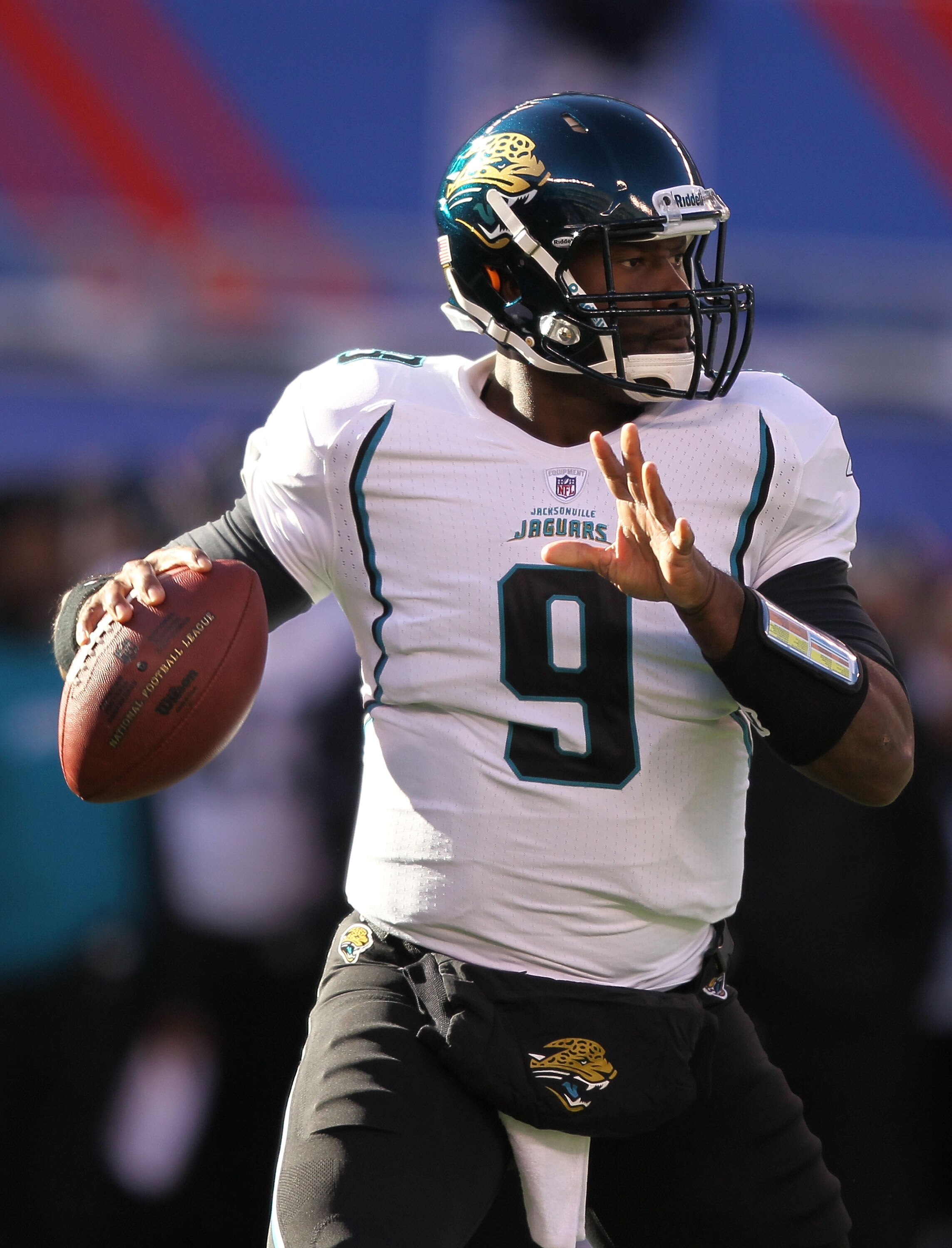 EAST RUTHERFORD, NJ - NOVEMBER 28:  David Garrard #9 of the Jacksonville Jaguarsin action against  the New York Giants during the second Quarter of their game on November 28, 2010 at The New Meadowlands Stadium in East Rutherford, New Jersey.  (Photo by A