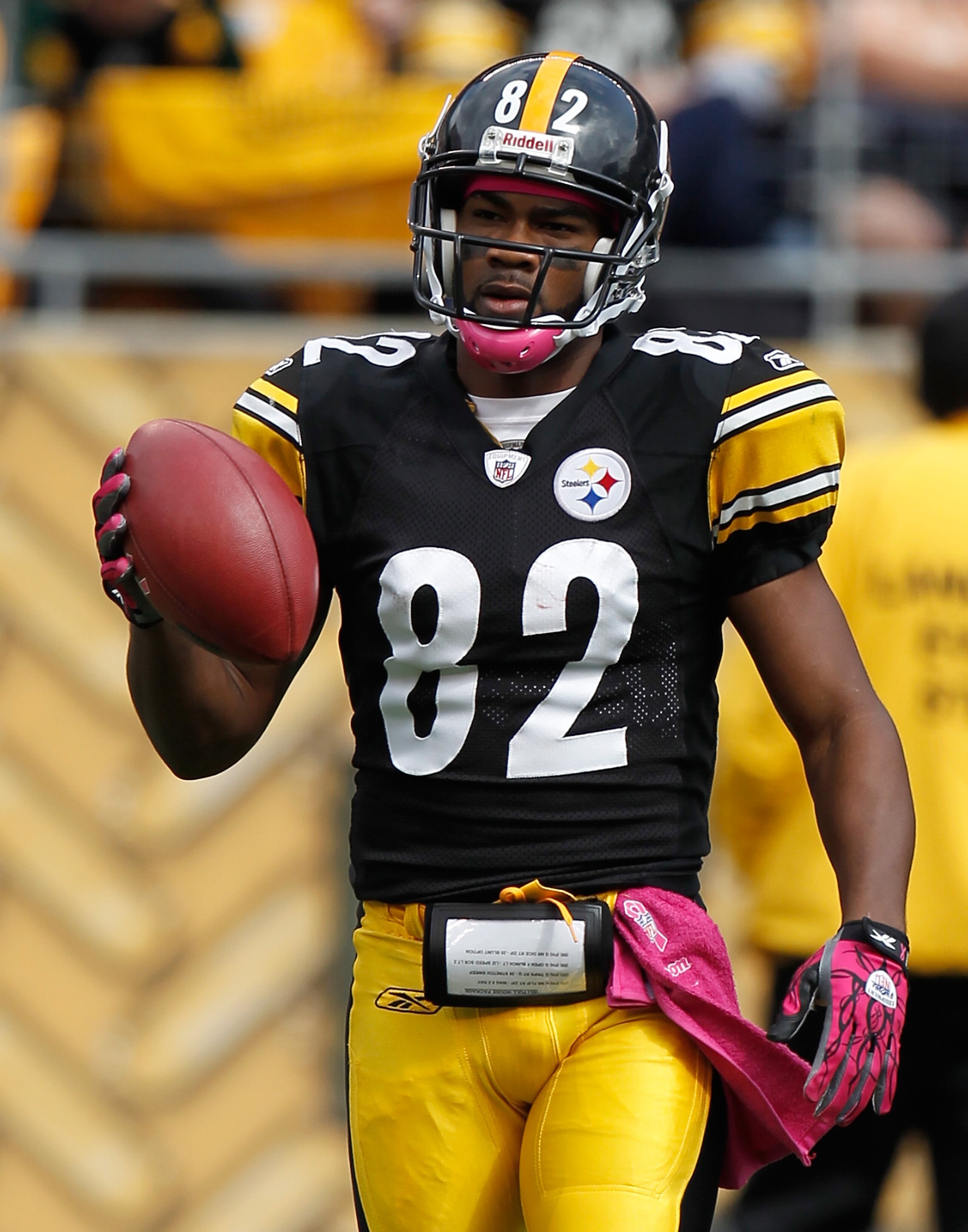 PITTSBURGH - OCTOBER 03: Antwaan Randle El #82 of the Pittsburgh Steelers looks on during the game against the Baltimore Ravens on October 3, 2010 at Heinz Field in Pittsburgh, Pennsylvania. (Photo by Gregory Shamus/Getty Images)