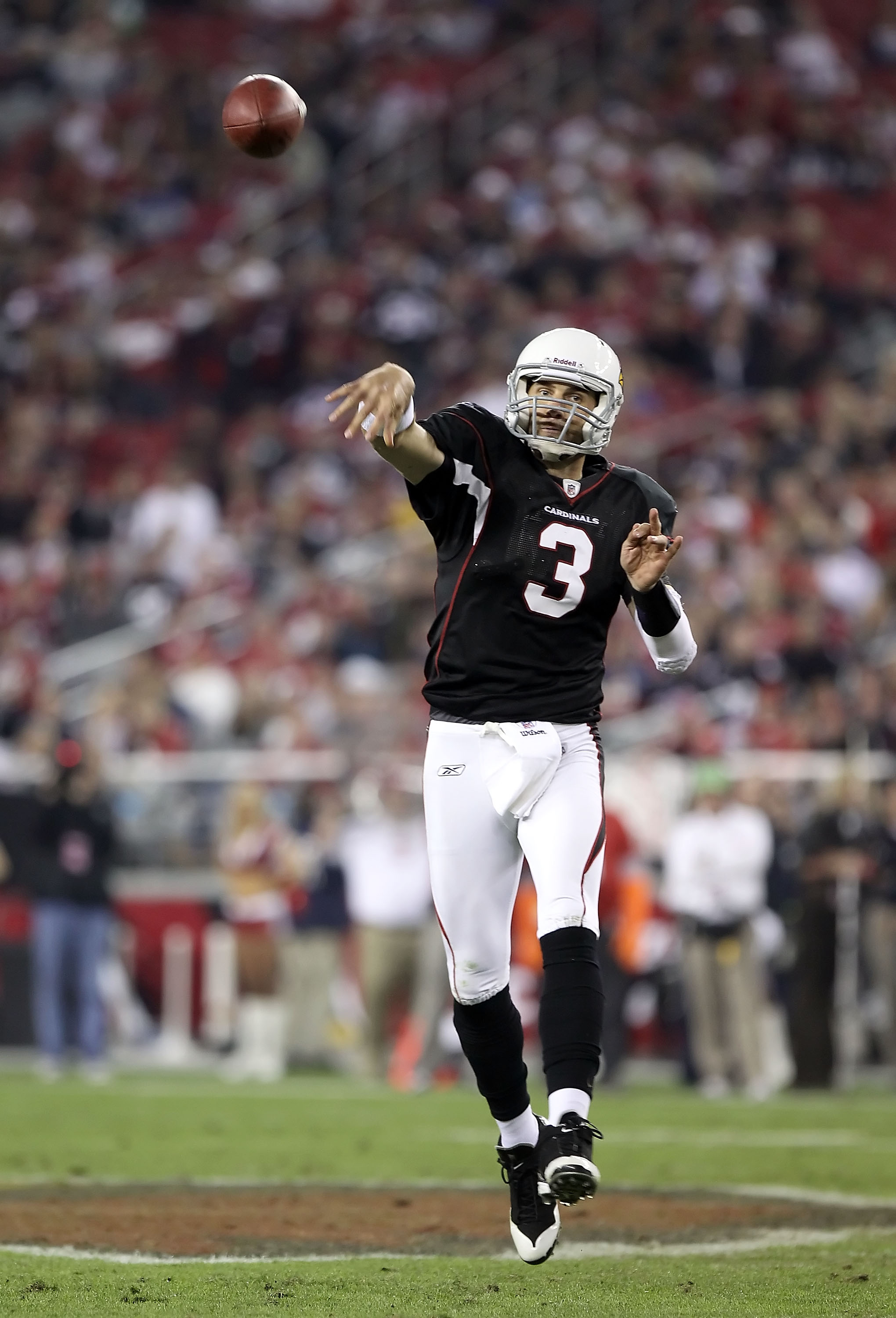 GLENDALE, AZ - NOVEMBER 29:  Quarterback Derek Anderson #3 of the Arizona Cardinals throws a pass during the NFL game against the San Francisco 49ers at the University of Phoenix Stadium on November 29, 2010 in Glendale, Arizona. The 49ers defeated the Ca