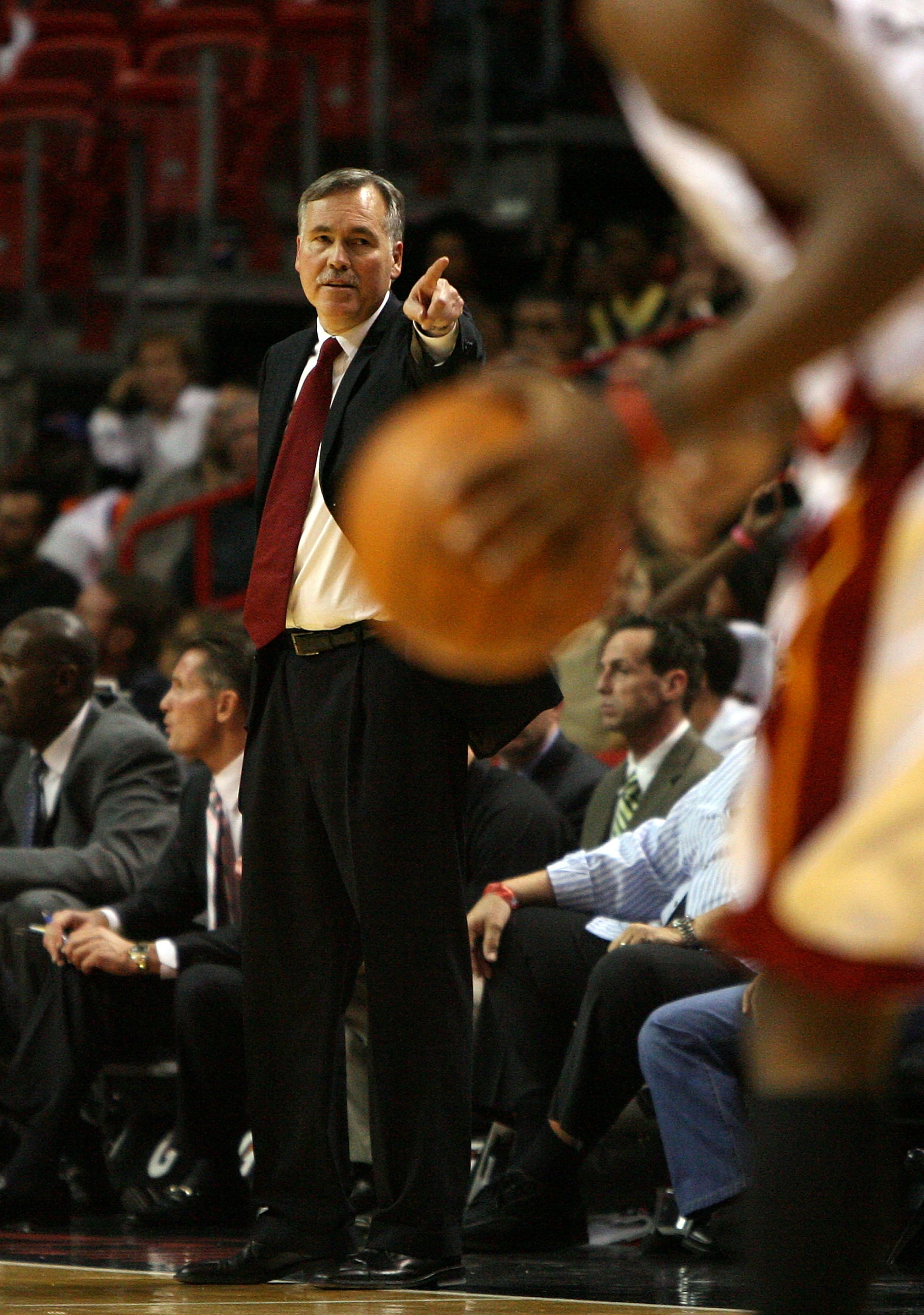 MIAMI - OCTOBER 28:  Head coach Mike D'Antoni of the New York Knicks directs his team against the Miami Heat at AmericanAirlines Arena on October 28, 2009 in Miami, Florida. The Heat defeated the Knicks 115-93. NOTE TO USER: User expressly acknowledges an