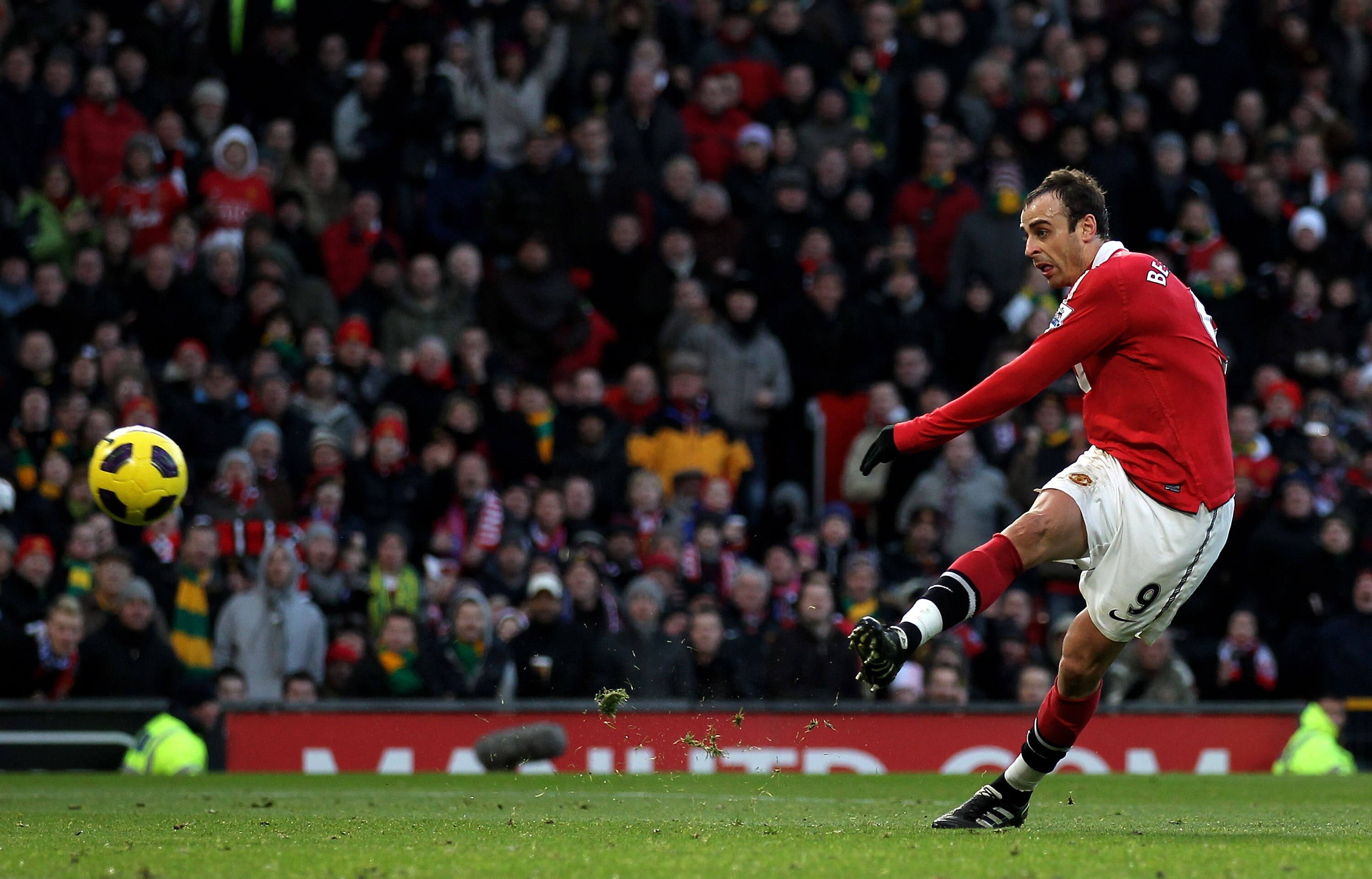 MANCHESTER, ENGLAND - NOVEMBER 27:  Dimitar Berbatov of Manchester United scores his team's third goal during the Barclays Premier League match between Manchester United and Blackburn Rovers at Old Trafford on November 27, 2010 in Manchester, England.  (P