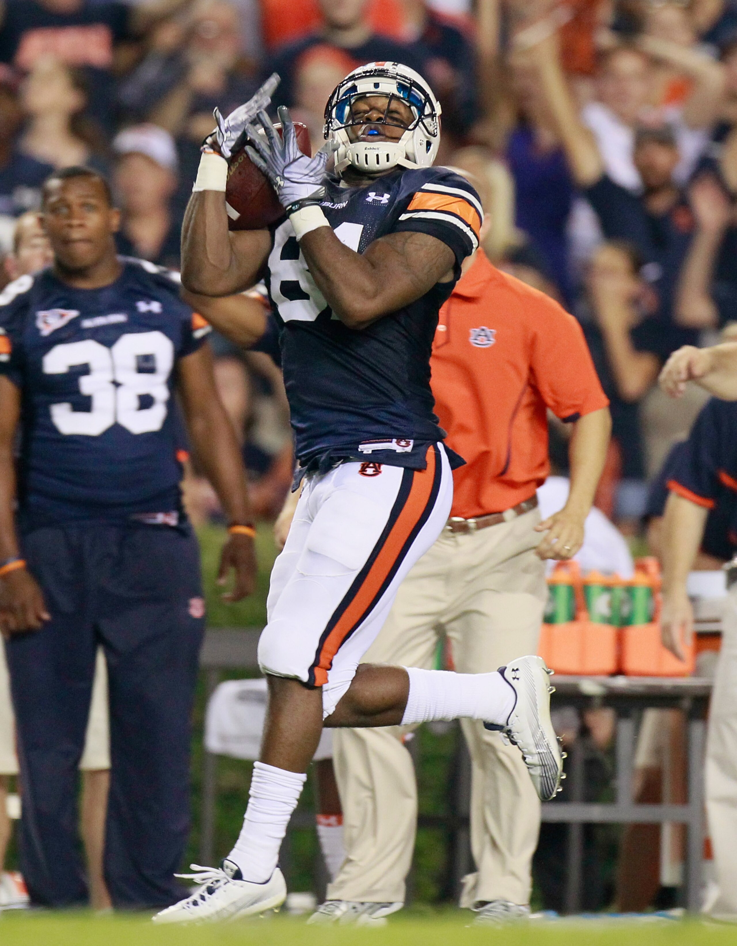 AUBURN, AL - SEPTEMBER 18:  Terrell Zachery #81 of the Auburn Tigers against the Clemson Tigers at Jordan-Hare Stadium on September 18, 2010 in Auburn, Alabama.  (Photo by Kevin C. Cox/Getty Images)