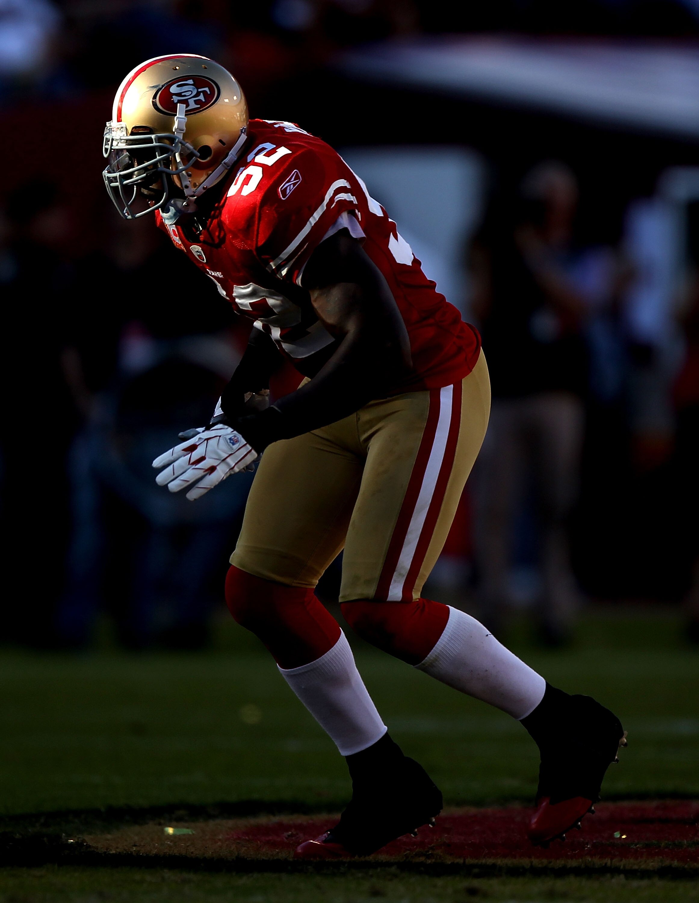 SAN FRANCISCO - NOVEMBER 14:  Patrick Willis #52 of the San Francisco 49ers in action against the St. Louis Rams during an NFL game at Candlestick Park on November 14, 2010 in San Francisco, California.(Photo by Jed Jacobsohn/Getty Images)