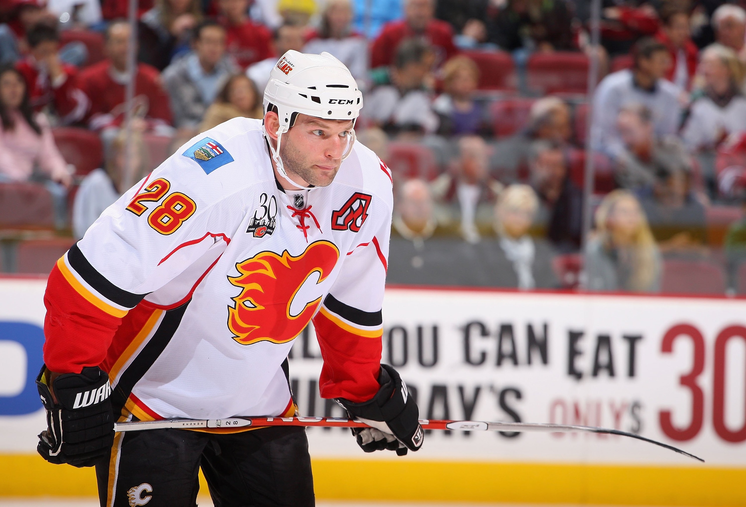 GLENDALE, AZ - DECEMBER 03:  Robyn Regehr #28 of the Calgary Flames during the NHL game against the Phoenix Coyotes at Jobing.com Arena on December 3, 2009 in Glendale, Arizona.  The Coyotes defeated the Flames 2-1.  (Photo by Christian Petersen/Getty Ima