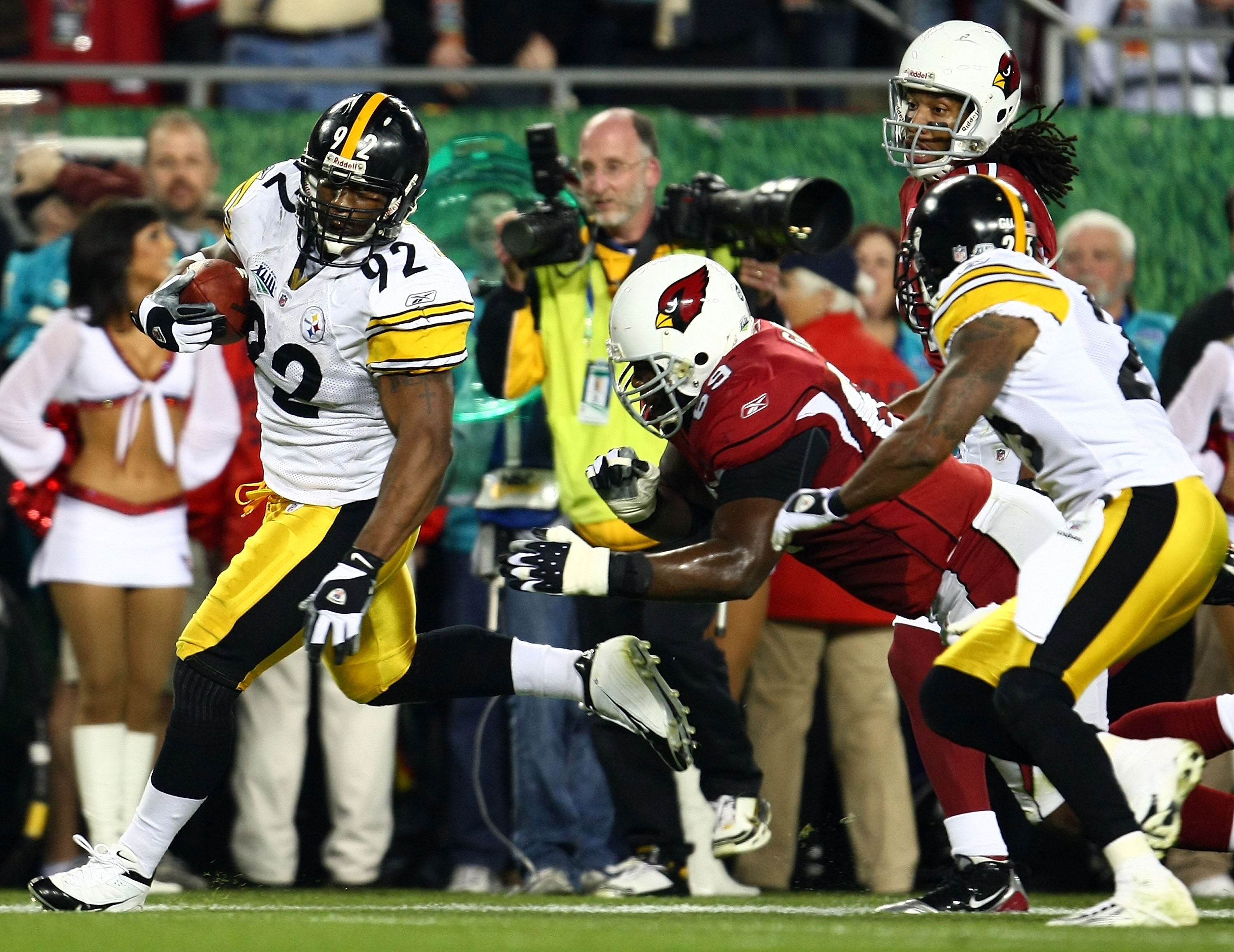 TAMPA, FL - FEBRUARY 01:  James Harrison #92 of the Pittsburgh Steelers scores a 100-yard interception for a touchdown in the second quarter against the Arizona Cardinals during Super Bowl XLIII on February 1, 2009 at Raymond James Stadium in Tampa, Flori