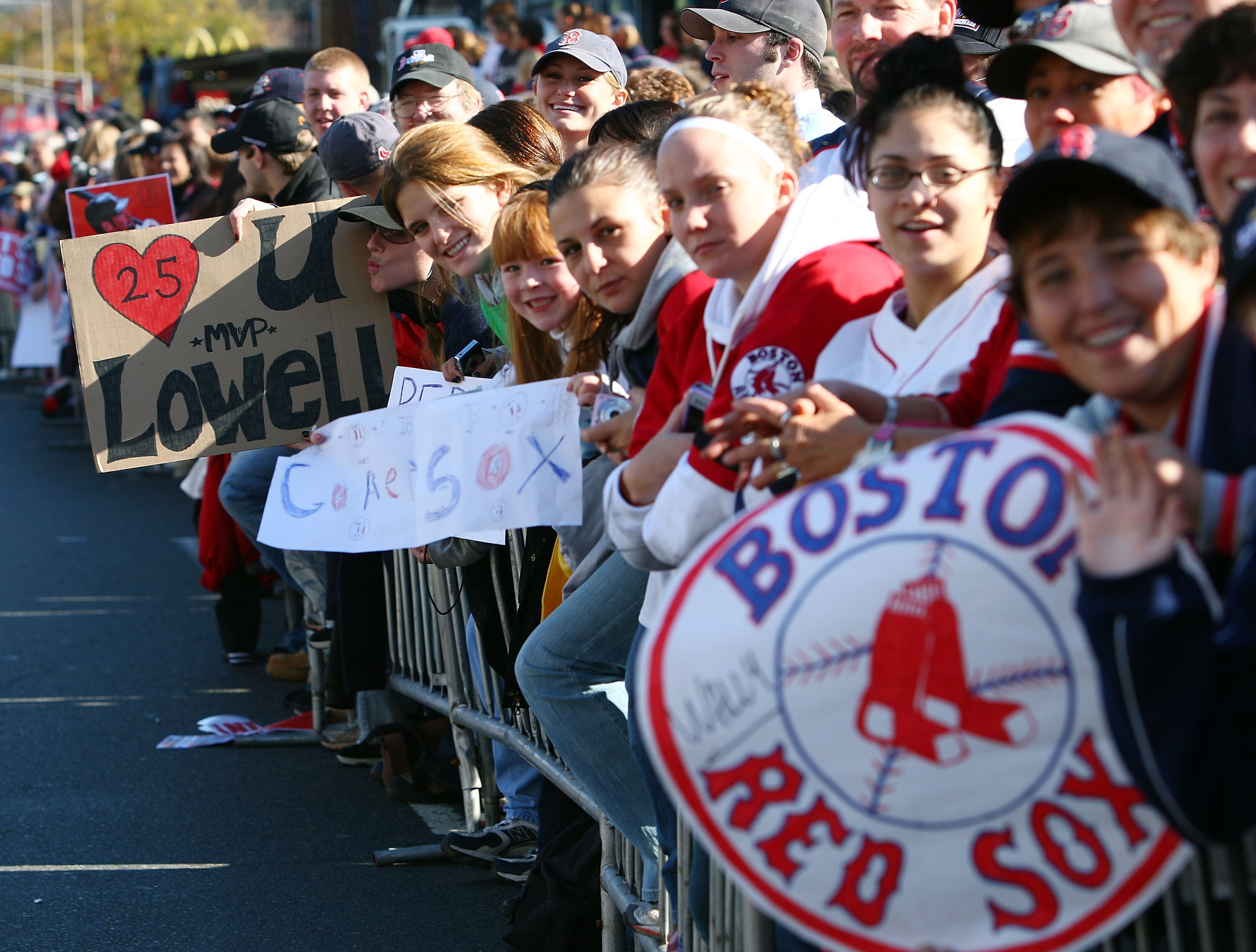 BOSTON - OCTOBER 30:  Fans wait for the parade to start before the Boston Red Sox World Series victory celebration on October 30, 2007 in Boston, Massachusetts  (Photo by Elsa/Getty Images)