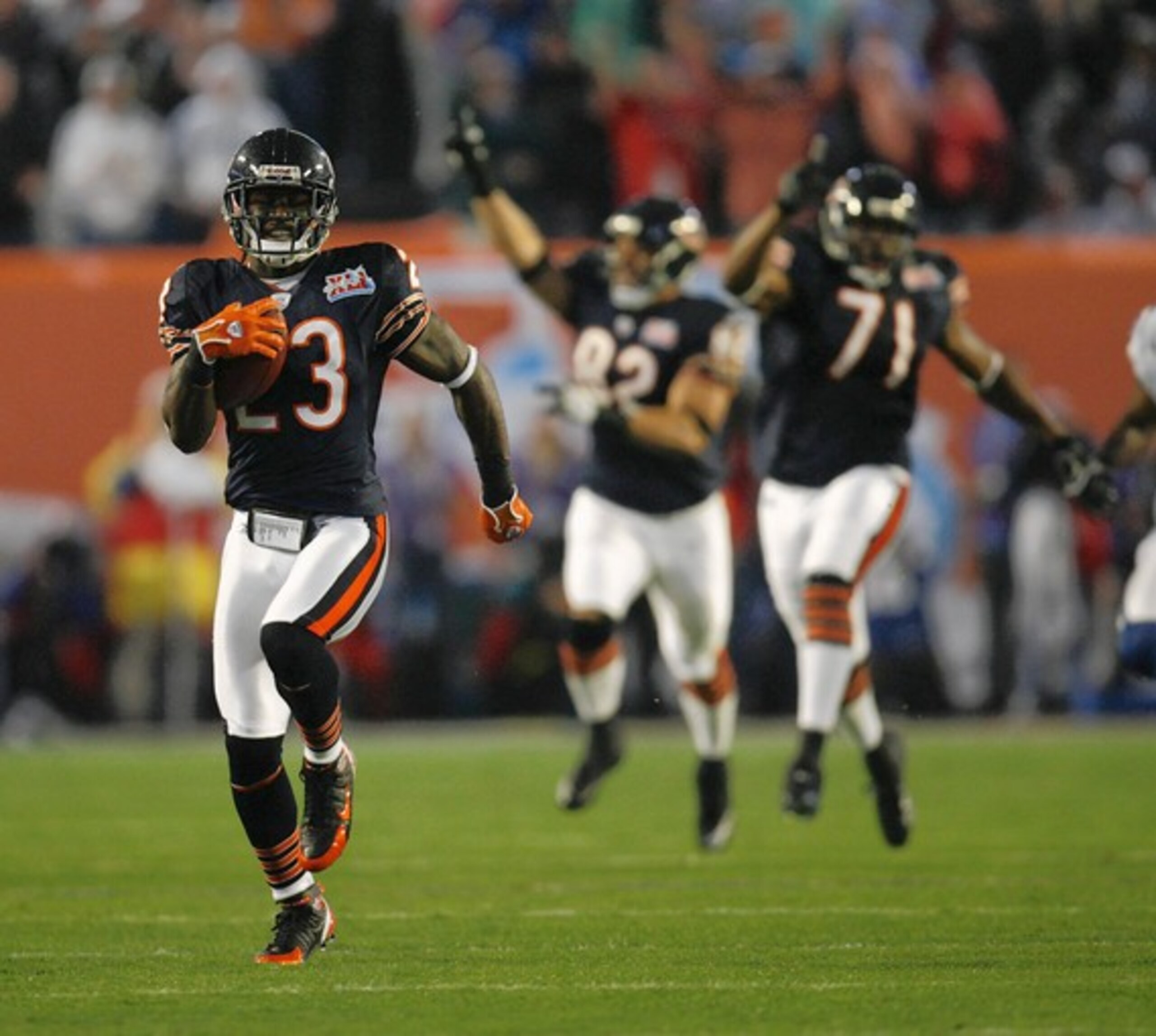 Devin Hester (#23) returns an opening kickoff for a touchdown in Superbowl XLI