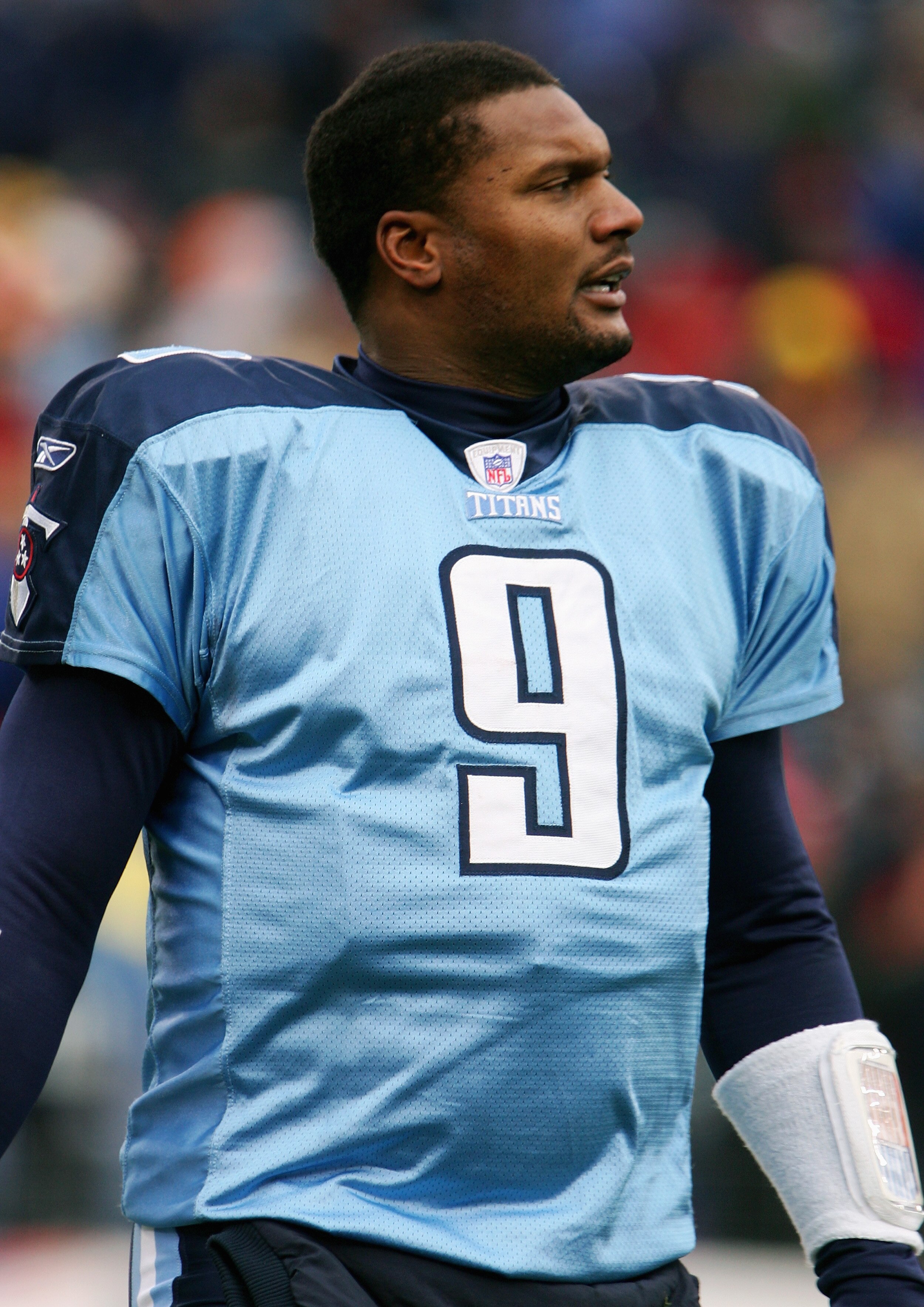 NASHVILLE, TN - DECEMBER 11:  Steve McNair #9 of the Tennessee Titans stands on the sideline during the game with the Houston Texans on December 11, 2005 at the Coliseum in Nashville, Tennessee. The Titans won 13-10. (Photo by Scott Halleran/Getty Images)