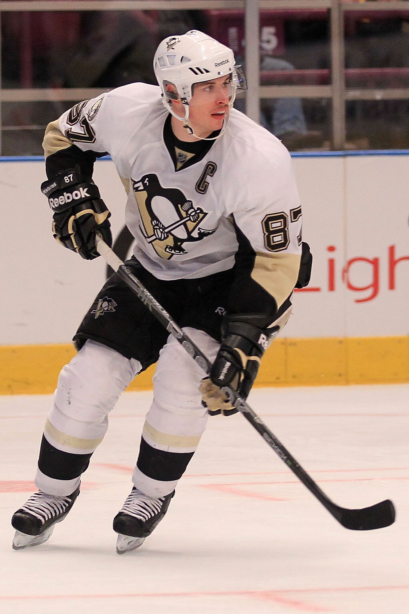 NEW YORK, NY - NOVEMBER 29:  Sidney Crosby #87 of the Pittsburgh Penguins defends against the New York Rangers during their game on November 29, 2010 at Madison Square Garden in New York City.  (Photo by Chris McGrath/Getty Images)
