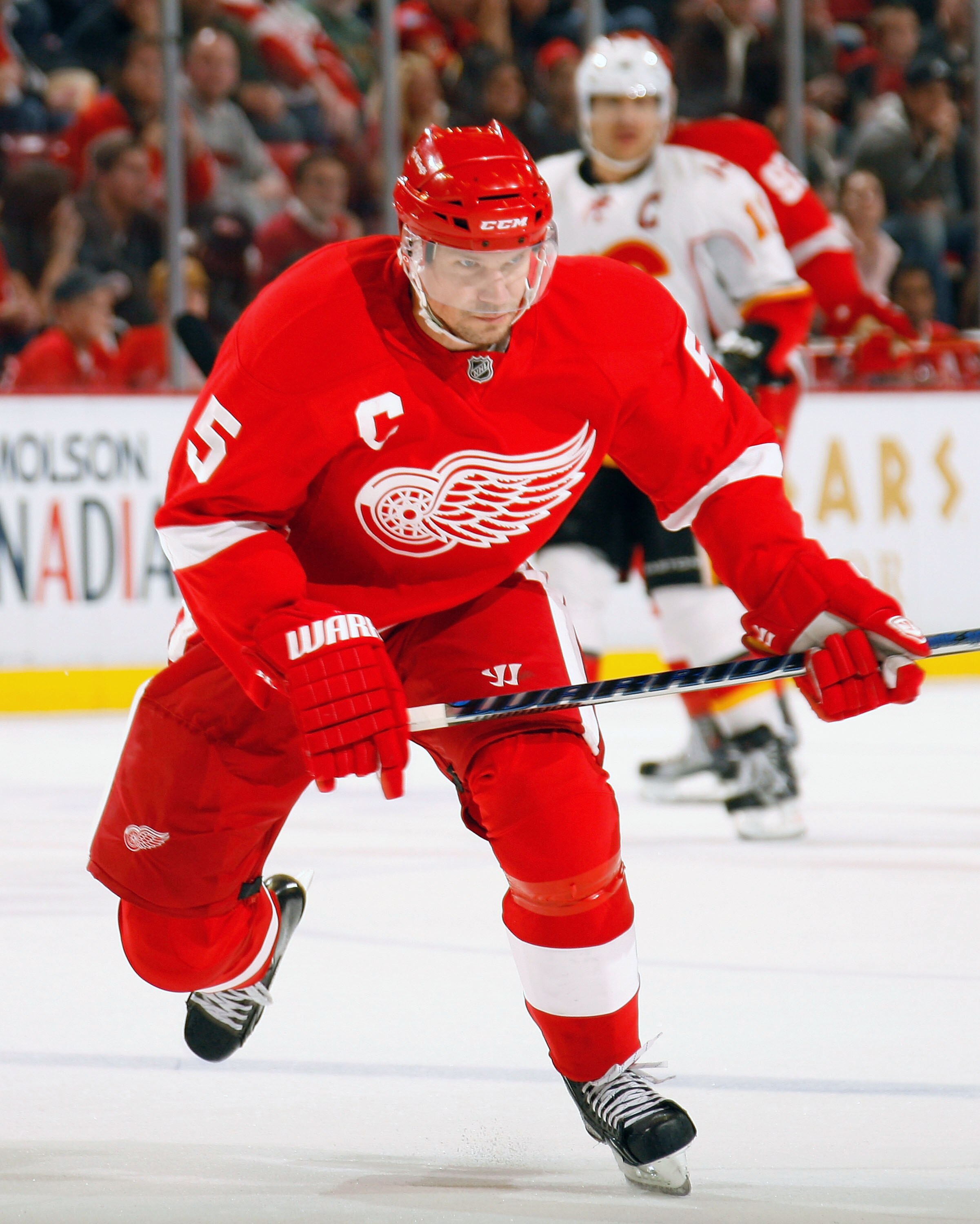 DETROIT, MI - NOVEMBER 21:  Nicklas Lidstrom #5 of the Detroit Red Wings skates against the Calgary Flames during their NHL game at Joe Louis Arena on November 21, 2010 in Detroit, Michigan.(Photo by Dave Sandford/Getty Images)