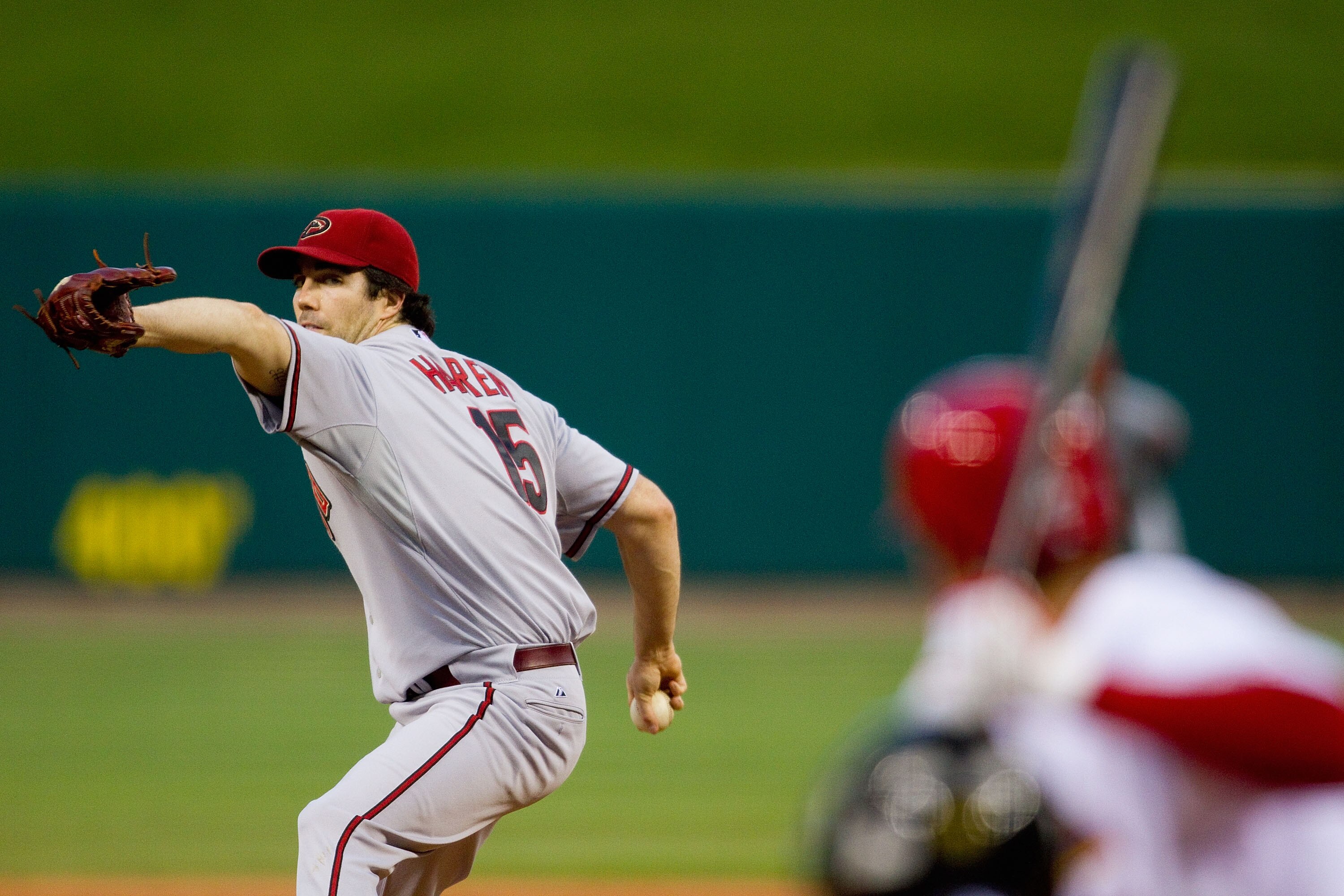 ST. LOUIS - JUNE 28:  Starting pitcher Dan Haren #15 of the Arizona Diamondbacks throws against the St. Louis Cardinals at Busch Stadium on June 28, 2010 in St. Louis, Missouri.  (Photo by Dilip Vishwanat/Getty Images)