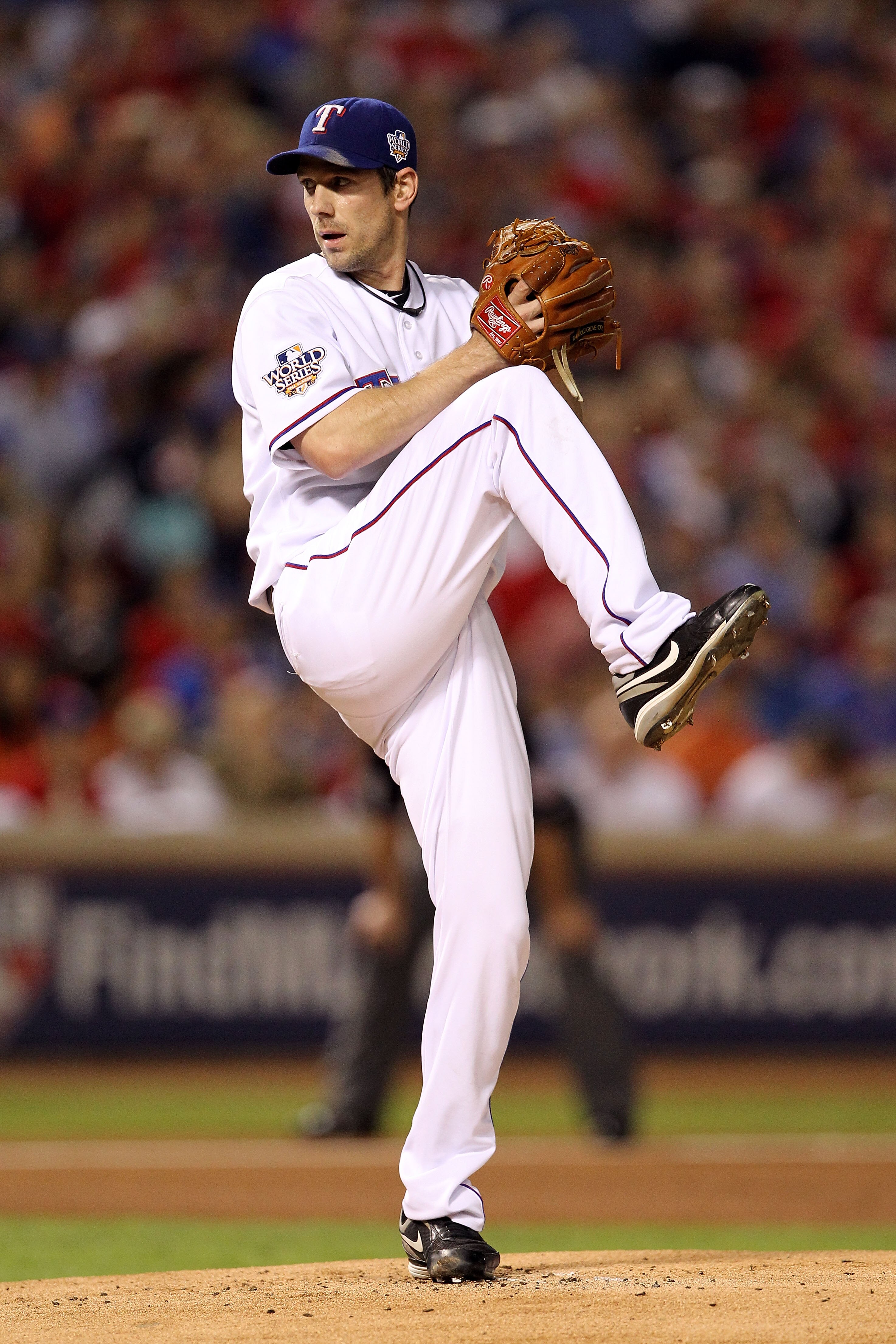 ARLINGTON, TX - NOVEMBER 01:  Cliff Lee #33 of the Texas Rangers pitches against the San Francisco Giants in Game Five of the 2010 MLB World Series at Rangers Ballpark in Arlington on November 1, 2010 in Arlington, Texas.  (Photo by Ronald Martinez/Getty