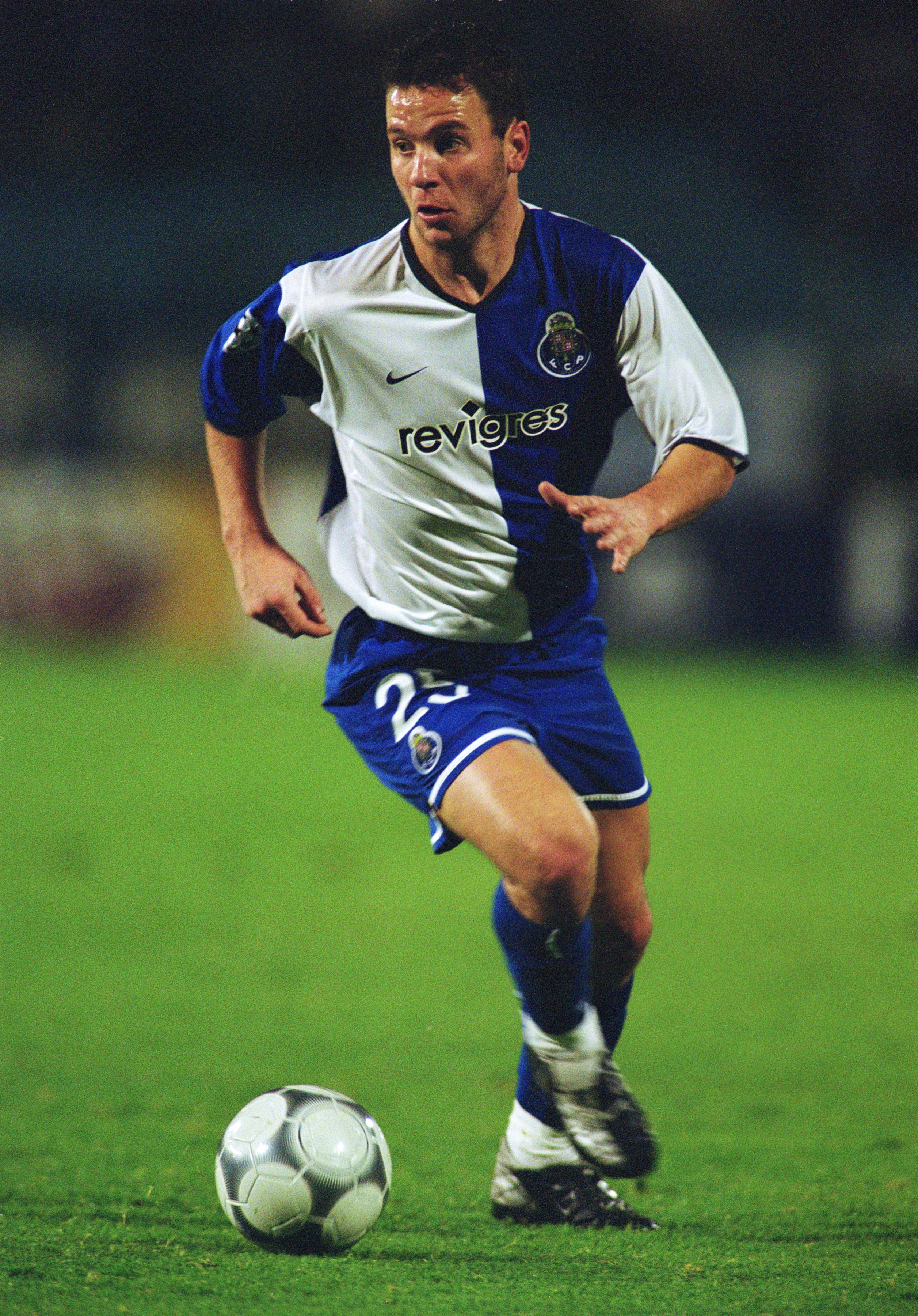 27 Feb 2002:  Alves Candido Costa of FC Porto runs with the ball during the UEFA Champions League Second Stage Group C match between FC Porto and Real Madrid played at the Estadio das Antas, in Porto, Portugal. Real Madrid won the match 2-1. \ Picture tak