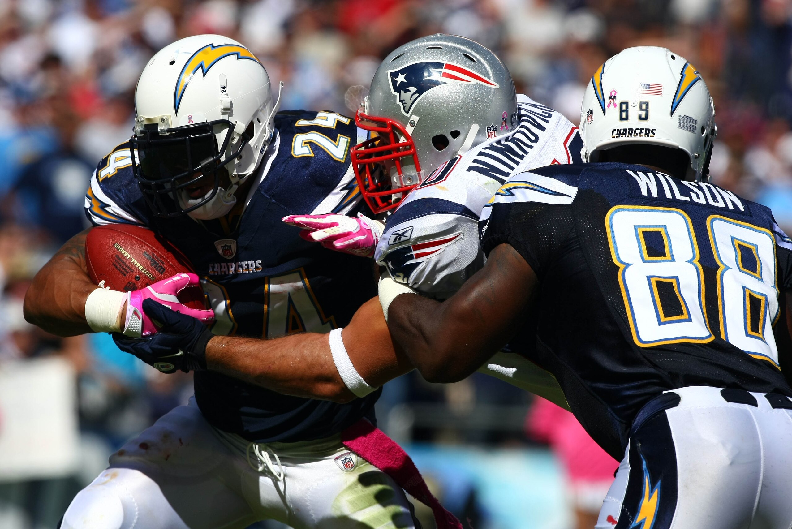 SAN DIEGO - OCTOBER 24:  Runningback Ryan Mathews #24 of the San Diego Chargers runs against the New England Patriots during NFL game on October 24, 2010 at Qualcomm Stadium in San Diego, California. (Photo by Donald Miralle/Getty Images)