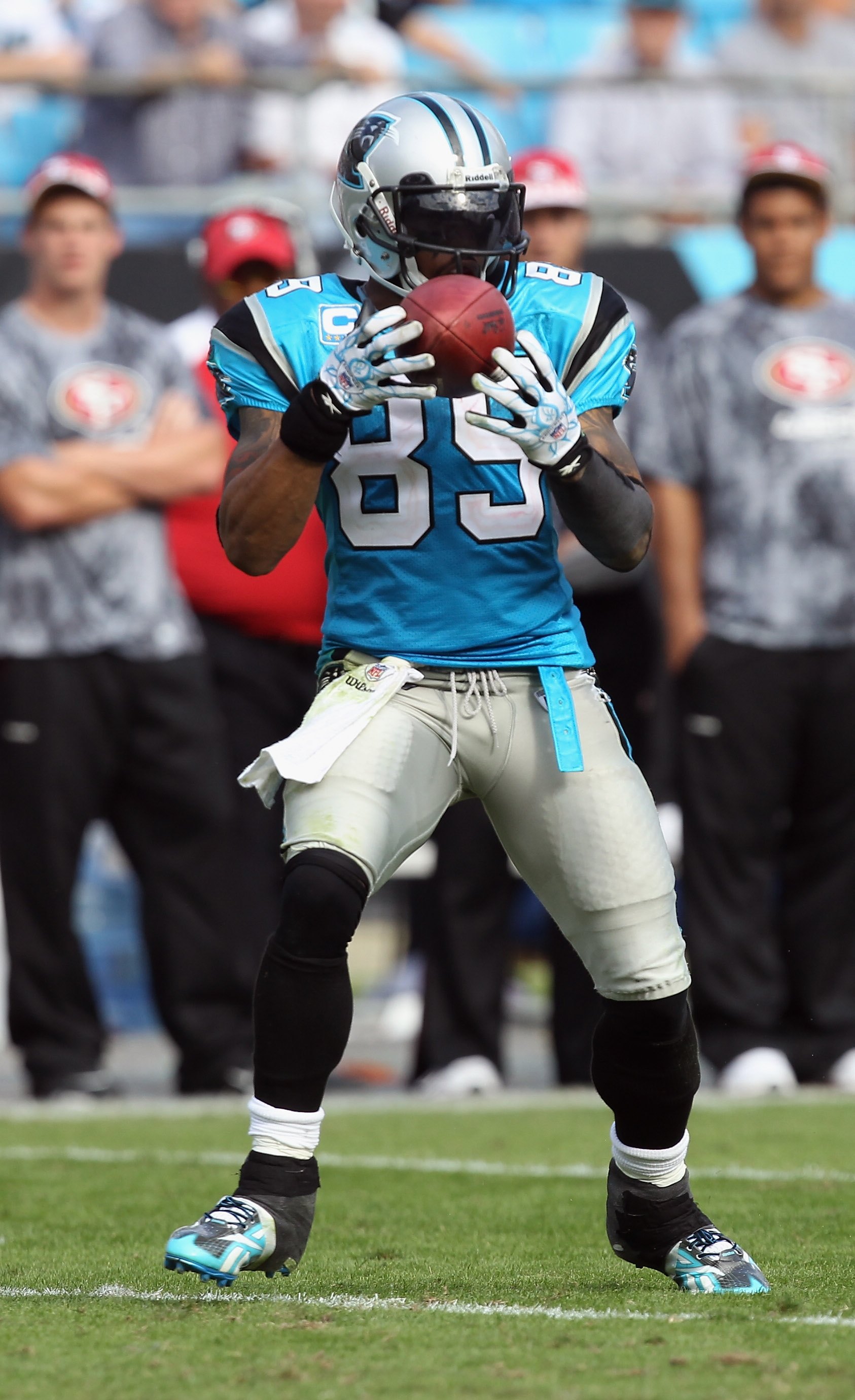 CHARLOTTE, NC - OCTOBER 24:  Steve Smith #89 of the Carolina Panthers against the San Francisco 49ers during their game at Bank of America Stadium on October 24, 2010 in Charlotte, North Carolina.  (Photo by Streeter Lecka/Getty Images)