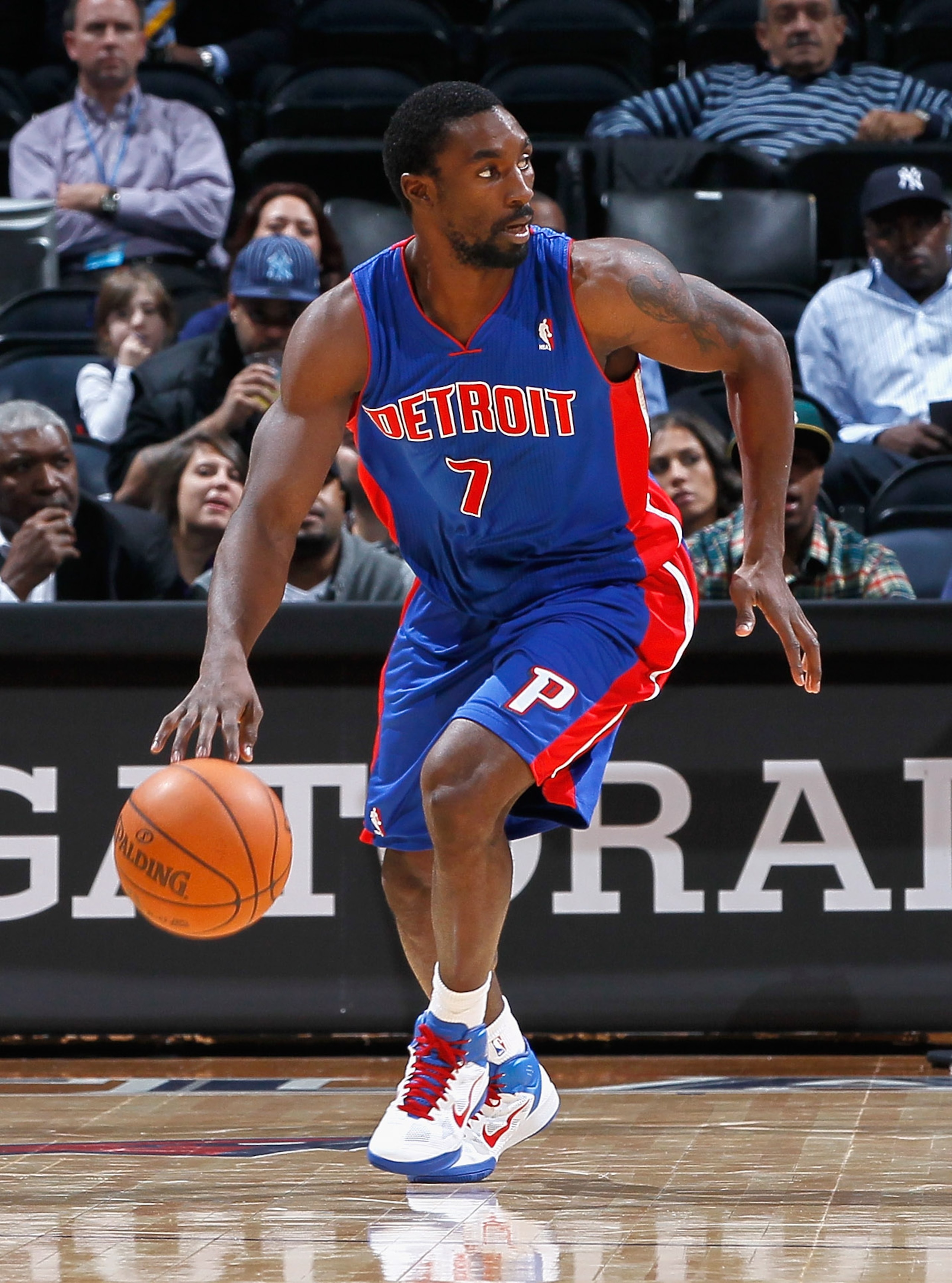 ATLANTA - NOVEMBER 03:  Ben Gordon #7 of the Detroit Pistons against the Atlanta Hawks at Philips Arena on November 3, 2010 in Atlanta, Georgia.  NOTE TO USER: User expressly acknowledges and agrees that, by downloading and/or using this Photograph, User