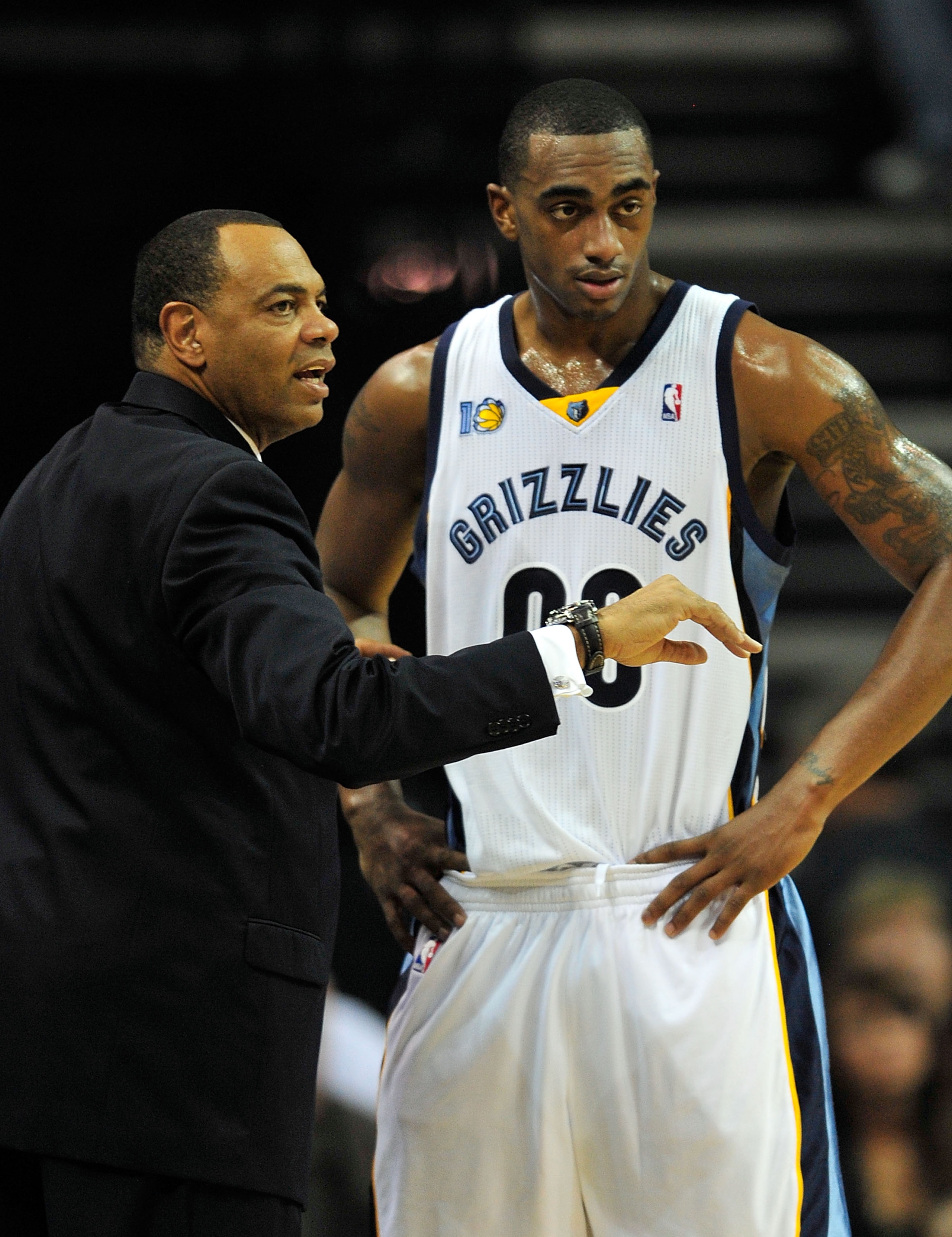 MEMPHIS, TN - NOVEMBER 20:  Coach Lionel Hollins of the Memphis Grizzlies talks with Darrell Arthur #00 during a game against the Miami Heat at FedExForum on November 20, 2010 in Memphis, Tennessee. The Grizzlies won 97-95.  NOTE TO USER: User expressly a