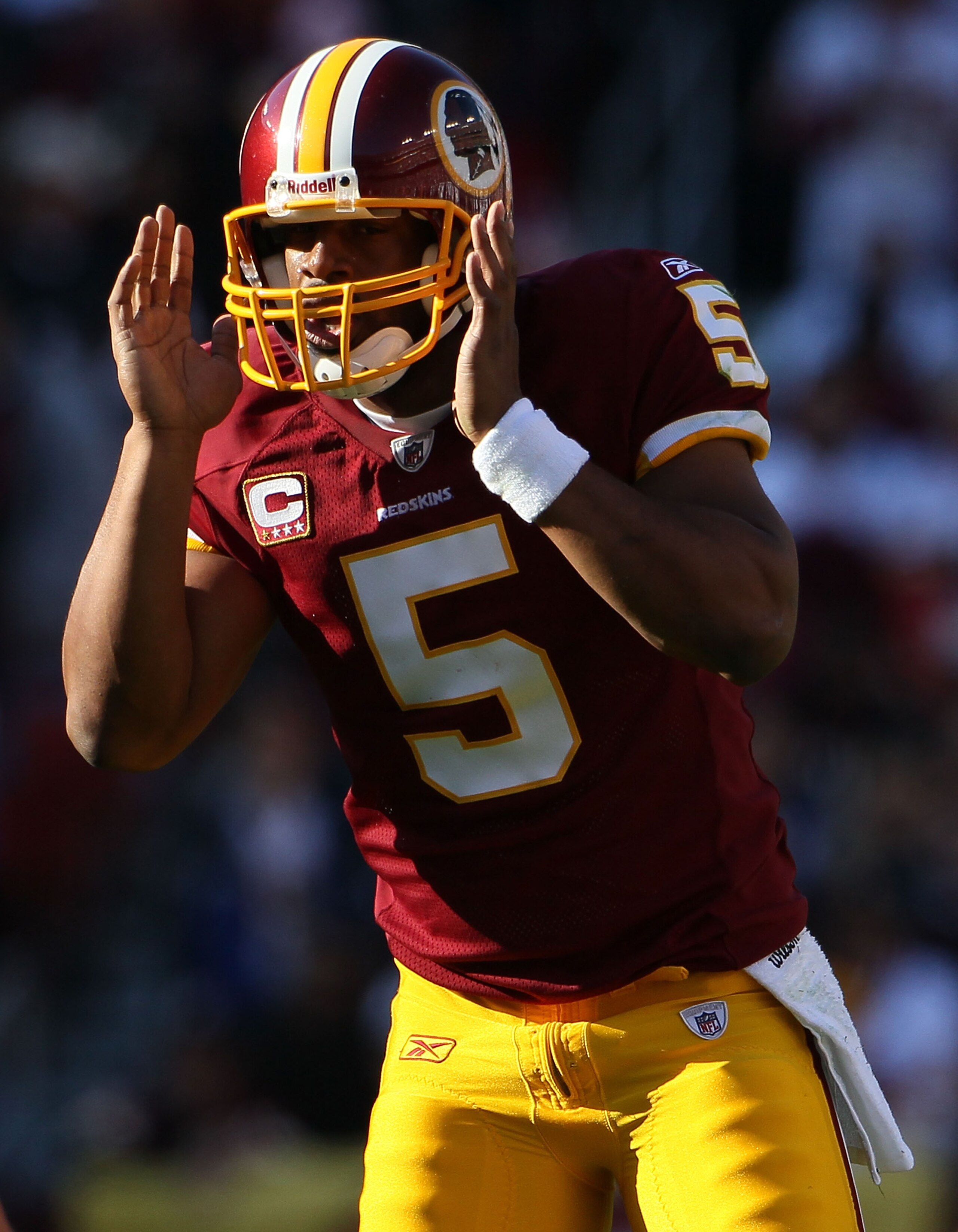 LANDOVER, MD - NOVEMBER 28:  Quarterback Donovan McNabb #5 calls out signals against the Minnesota Vikings at FedExField November 28, 2010 in Landover, Maryland. The Vikings won the game 17-13.  (Photo by Win McNamee/Getty Images)