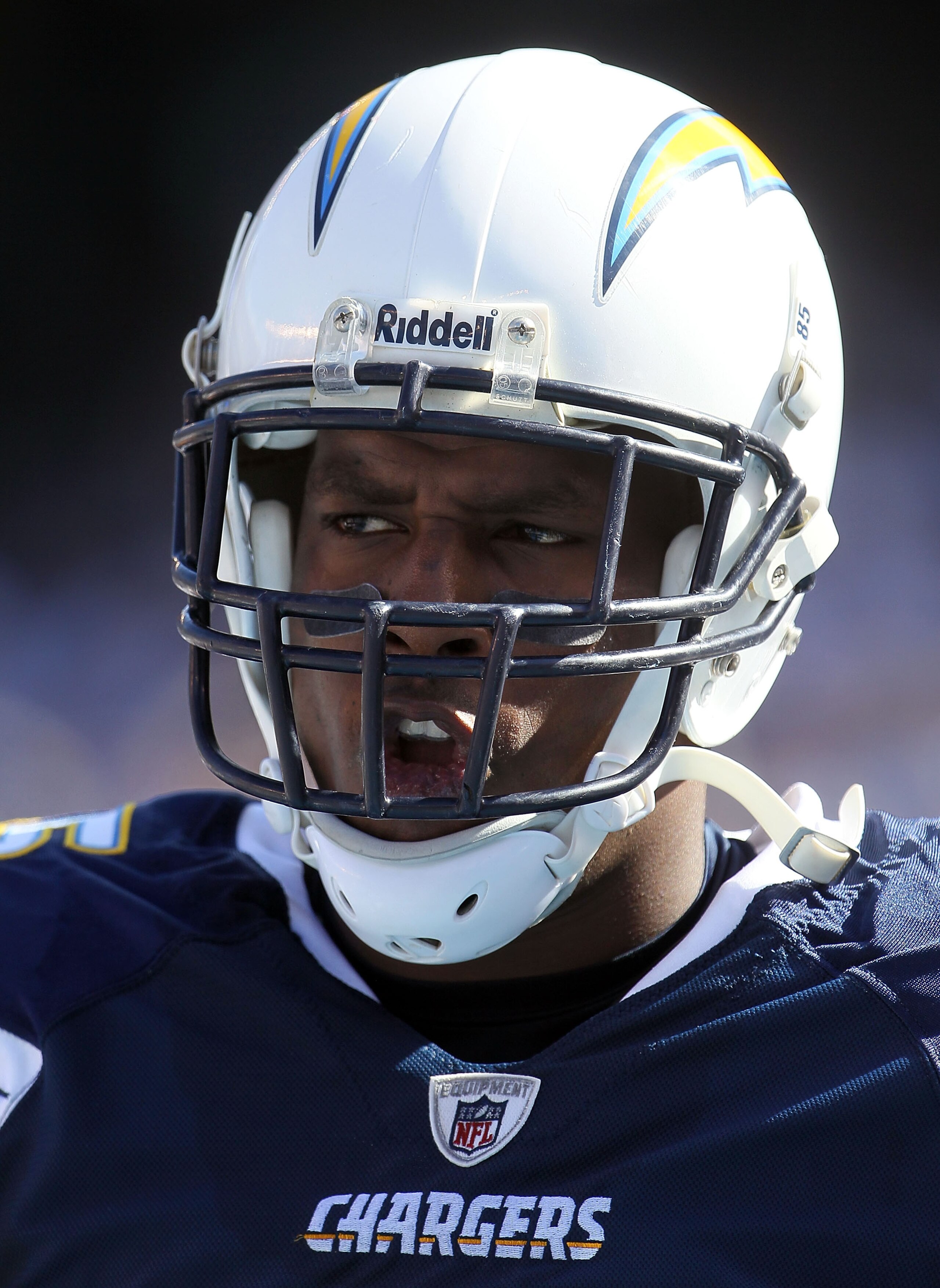 SAN DIEGO - OCTOBER 31:  Antonio Gates #85 of the San Diego Chargers plays in the game against the Tennessee Titans at Qualcomm Stadium on October 31, 2010 in San Diego, California.  (Photo by Jeff Gross/Getty Images)