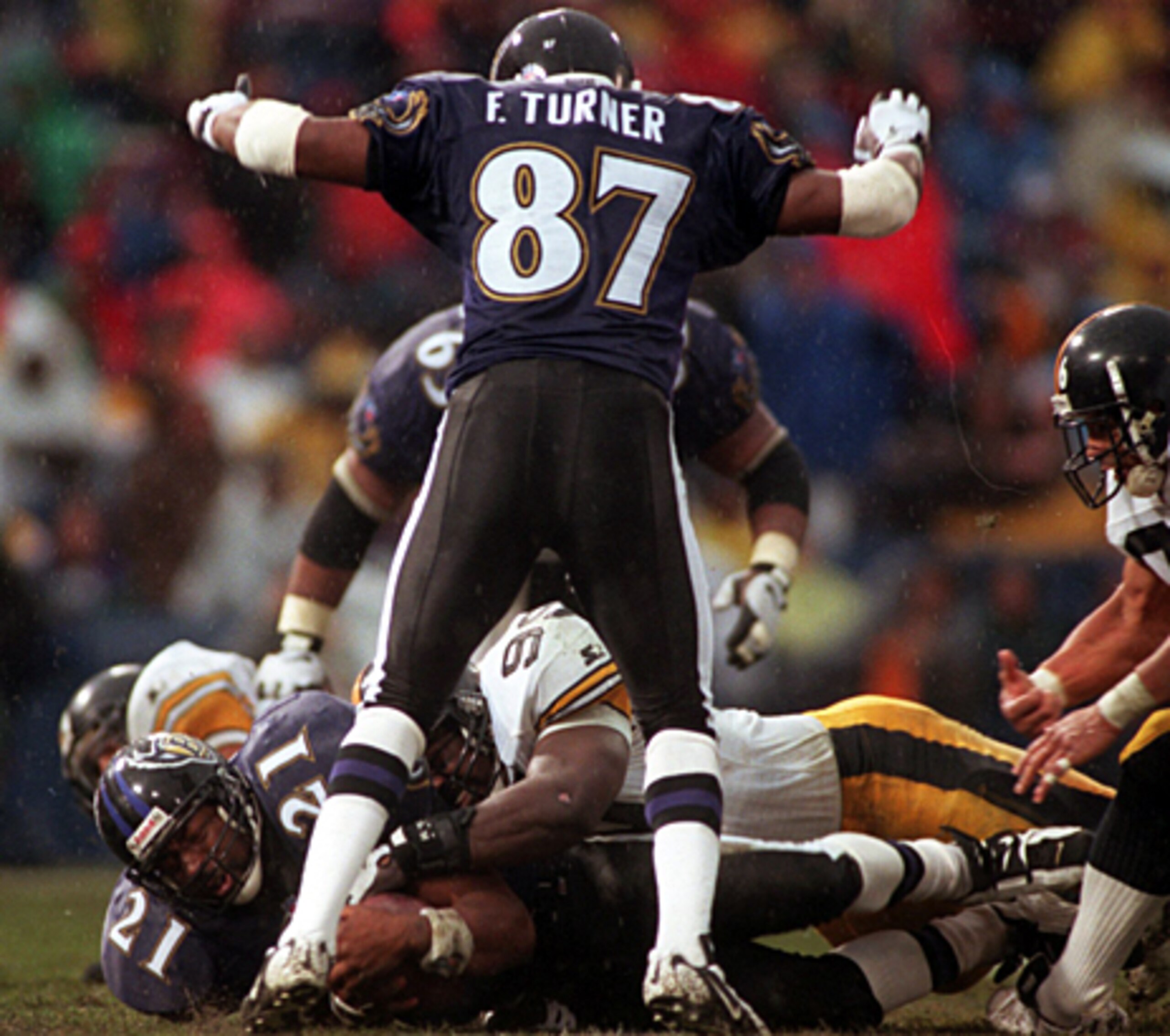 Earnest Byner scores a TD in the Ravens first ever win over the Steelers