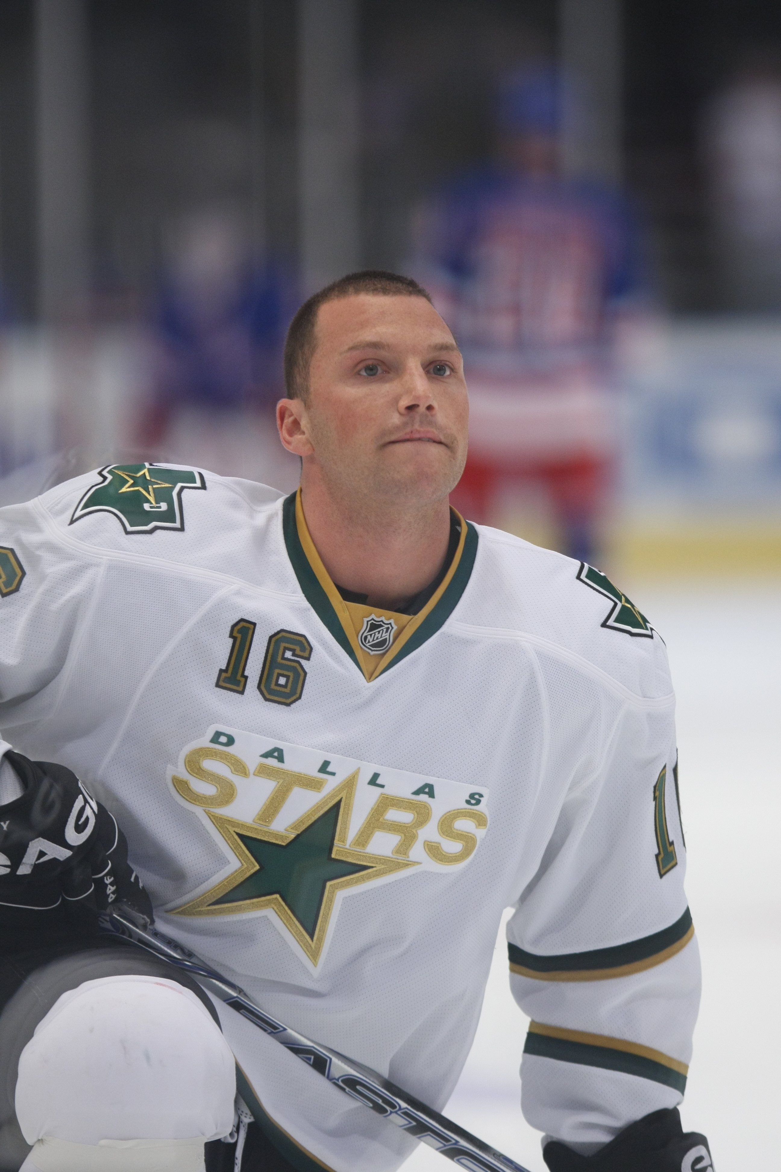 NEW YORK - OCTOBER 20:  Sean Avery #16 of the Dallas Stars skates against the New York Rangers on October 20, 2008 at Madison Square Garden in New York City. The Stars defeated the Rangers 2-1.  (Photo by Bruce Bennett/Getty Images)