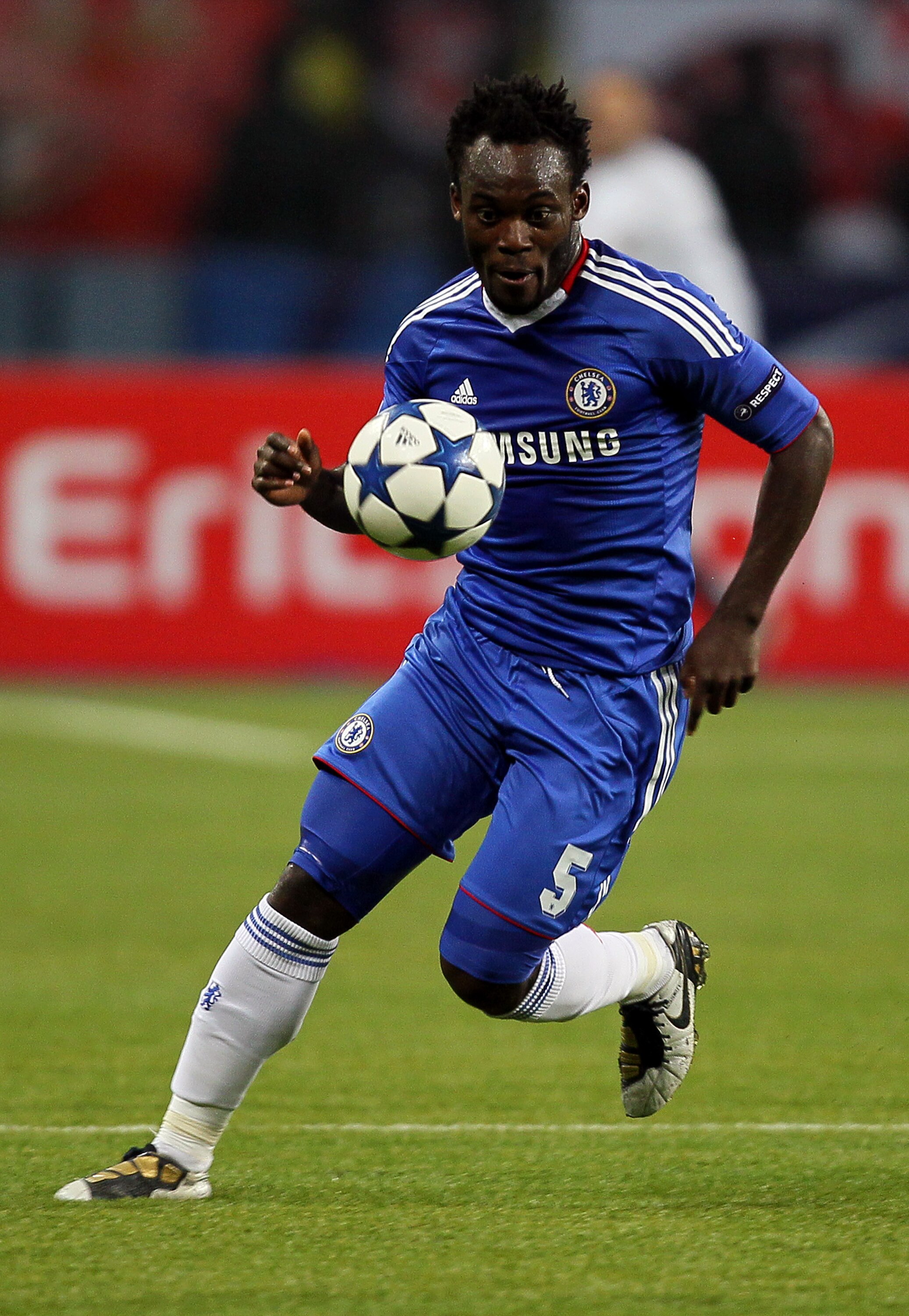 MOSCOW, RUSSIA - OCTOBER 19: Michael Essien of Chelsea  in action during the UEFA Champions League Group F match between FC Spartak Moscow and Chelsea  at the Luzhniki Stadium on October 19, 2010 in Moscow, Russia.  (Photo by Alexander Fyodorov/Epsilon/Ge