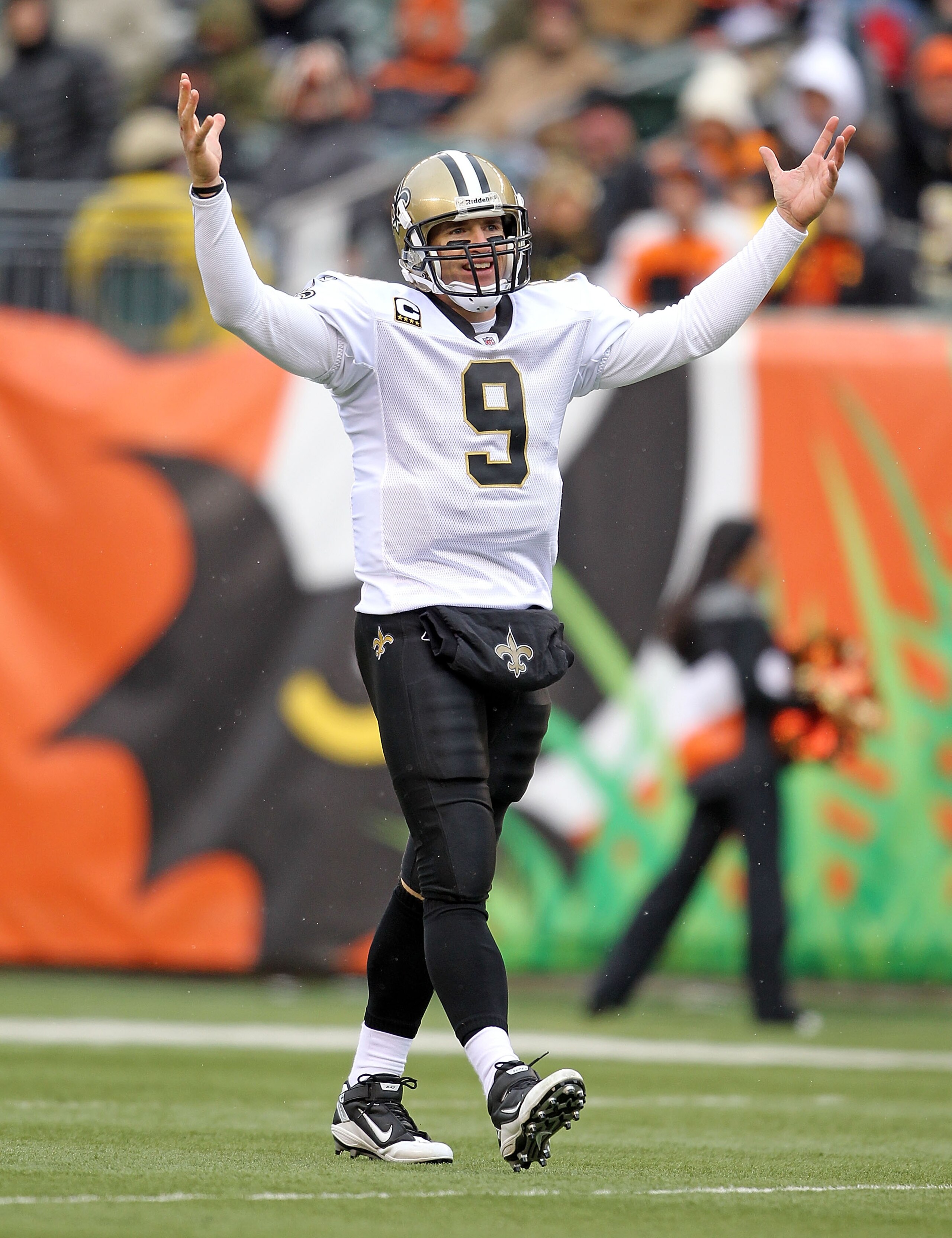 CINCINNATI, OH - DECEMBER 05:  Dree Brees #9 of the New Orleans Saints celebrates after a touchdown during the NFL game against the Cincinnati Bengals at Paul Brown Stadium on December 5, 2010 in Cincinnati, Ohio.  The Saints won 34-30.  (Photo by Andy Ly