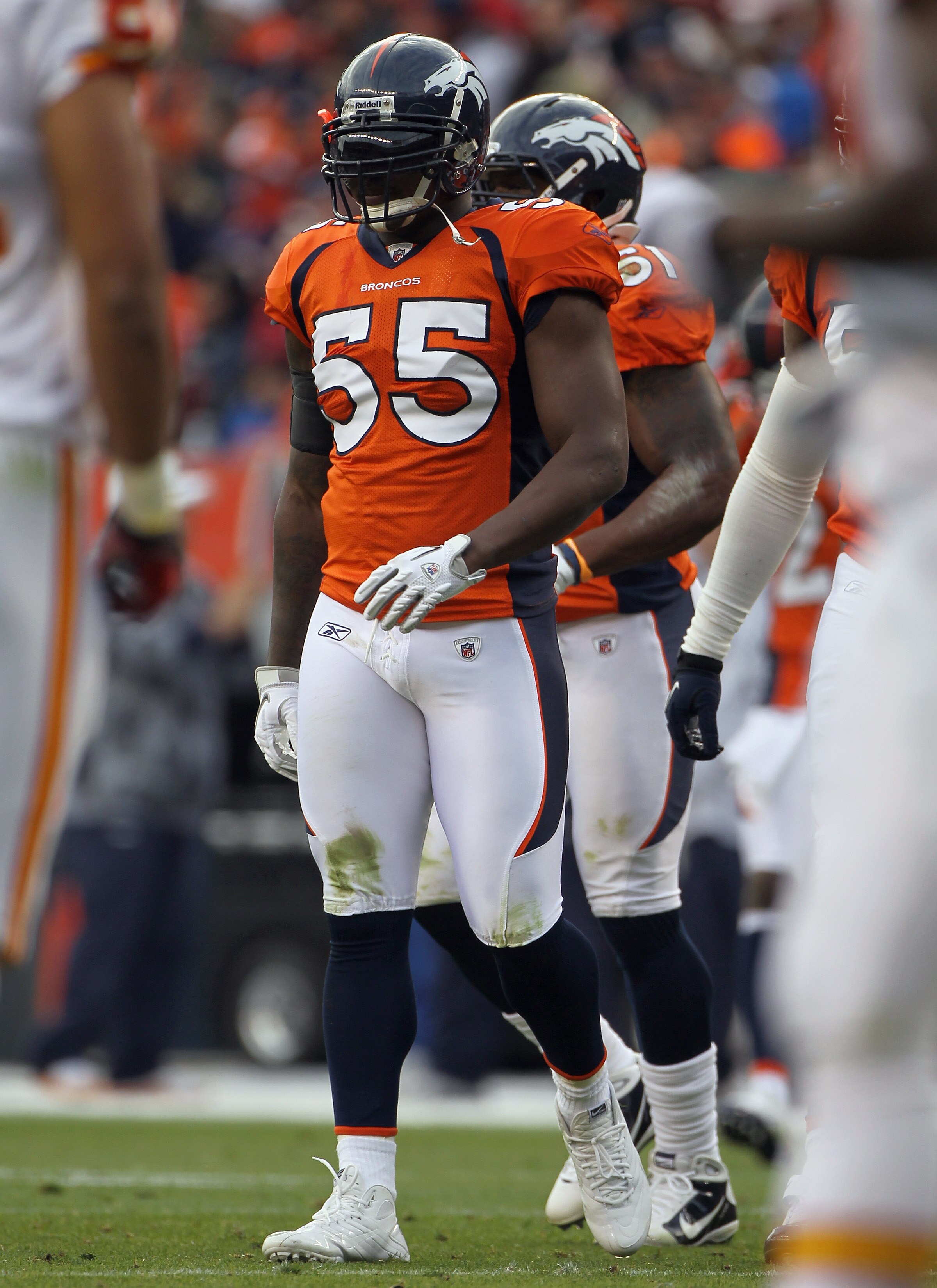 DENVER - NOVEMBER 14:  Linebacker DJ Williams #55 of the Denver Broncos takes the field against the Kansas City Chiefs at INVESCO Field at Mile High on November 14, 2010 in Denver, Colorado. The Broncos defeated the Chiefs 49-29.  (Photo by Doug Pensinger
