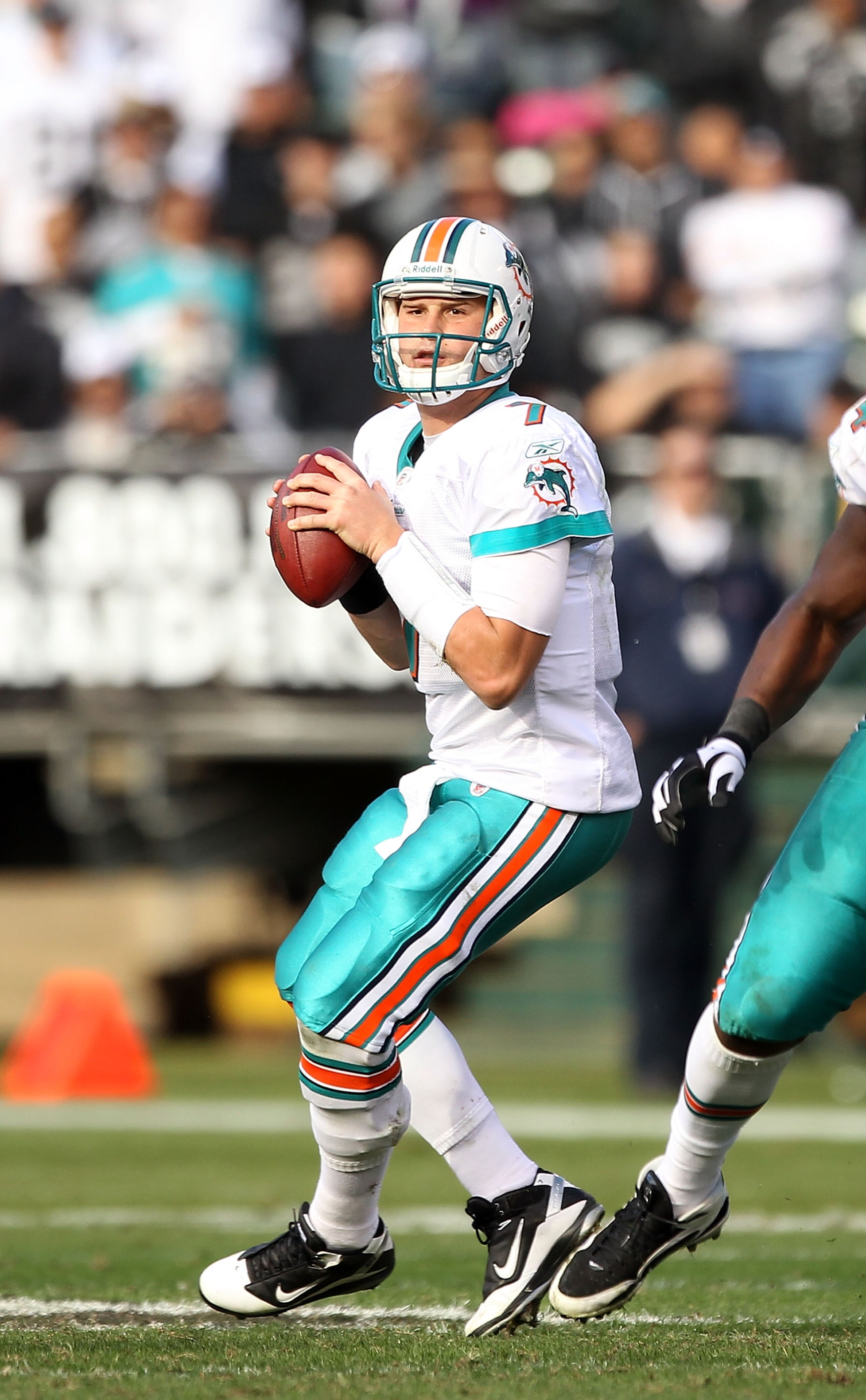 OAKLAND, CA - NOVEMBER 28:  Chad Henne #7 of the Miami Dolphins in action against the Oakland Raiders at Oakland-Alameda County Coliseum on November 28, 2010 in Oakland, California.  (Photo by Ezra Shaw/Getty Images)