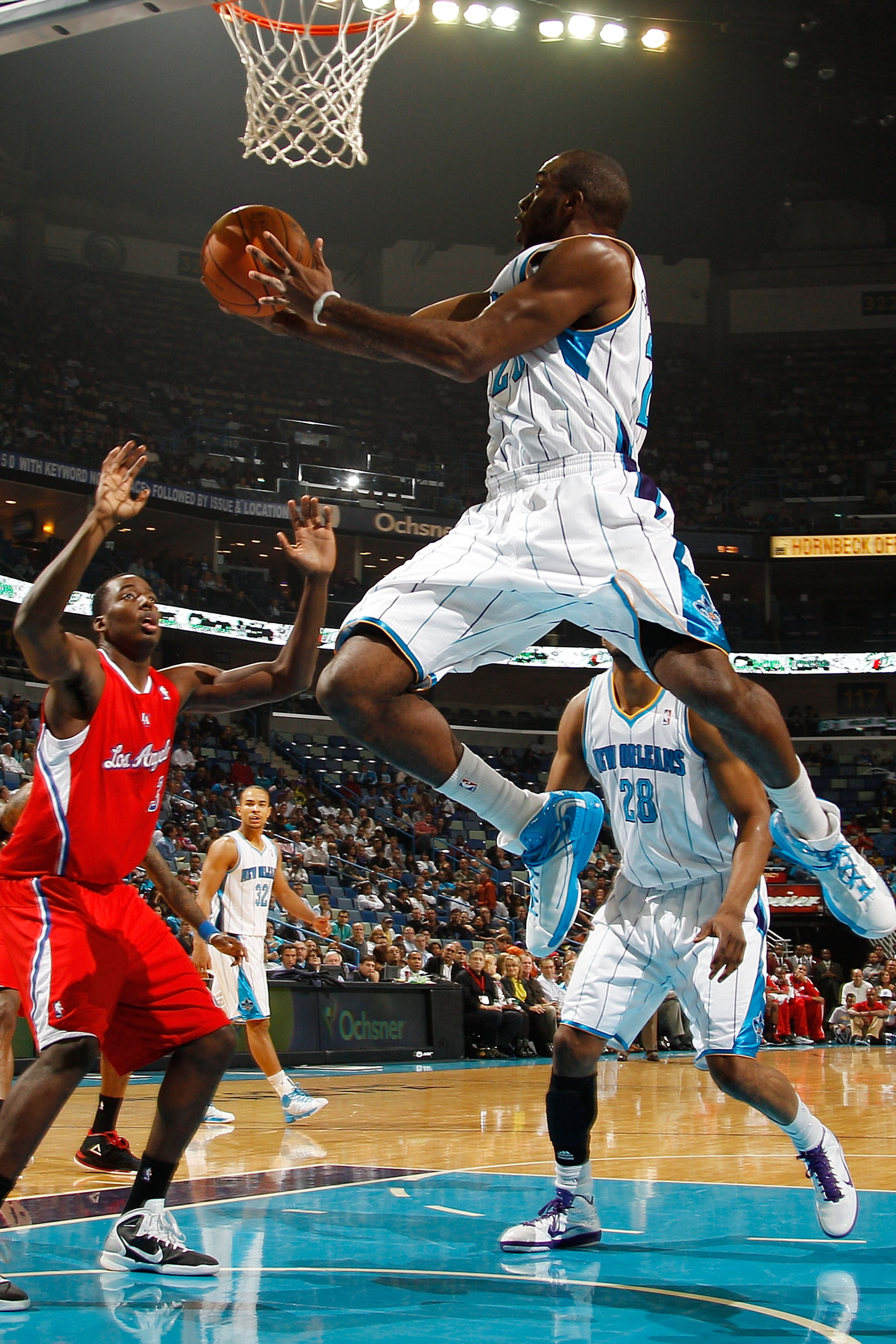 NEW ORLEANS - NOVEMBER 09:  Quincy Pondexter #20 of the New Orleans Hornets makes a shot against the Los Angeles Clippers at the New Orleans Arena on November 9, 2010 in New Orleans, Louisiana. The Hornets defeated the Clippers 101-82.   NOTE TO USER: Use