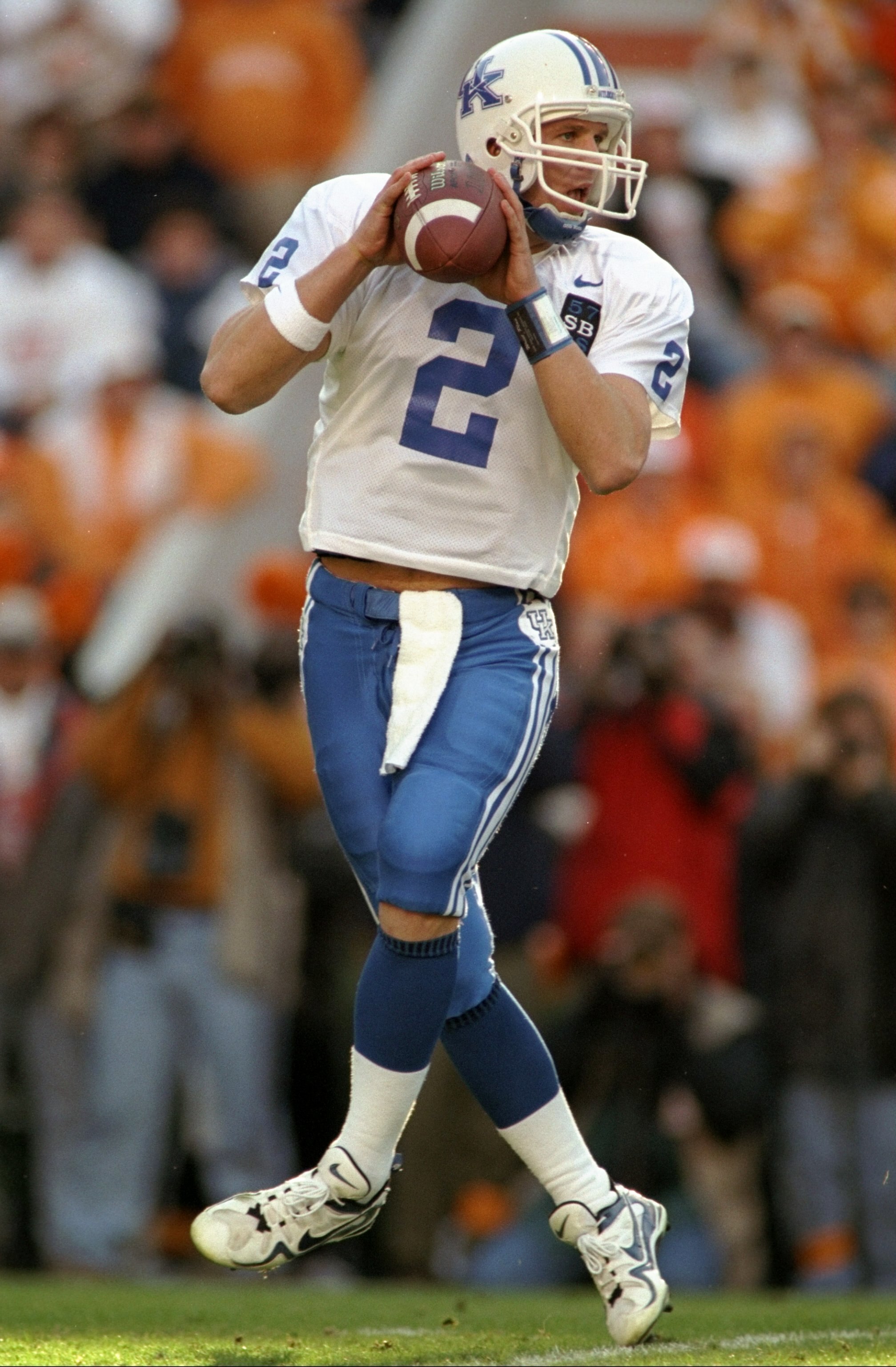 21 Nov 1998: Tim Couch #2 of the Kentucky Wildcats steps back to throw during the game against the Tennessee Volunteers at Neyland Stadium in Knoxville, Tennessee. Tennessee defeated Kentucky 59-21. Mandatory Credit: Scott Halleran  /Allsport