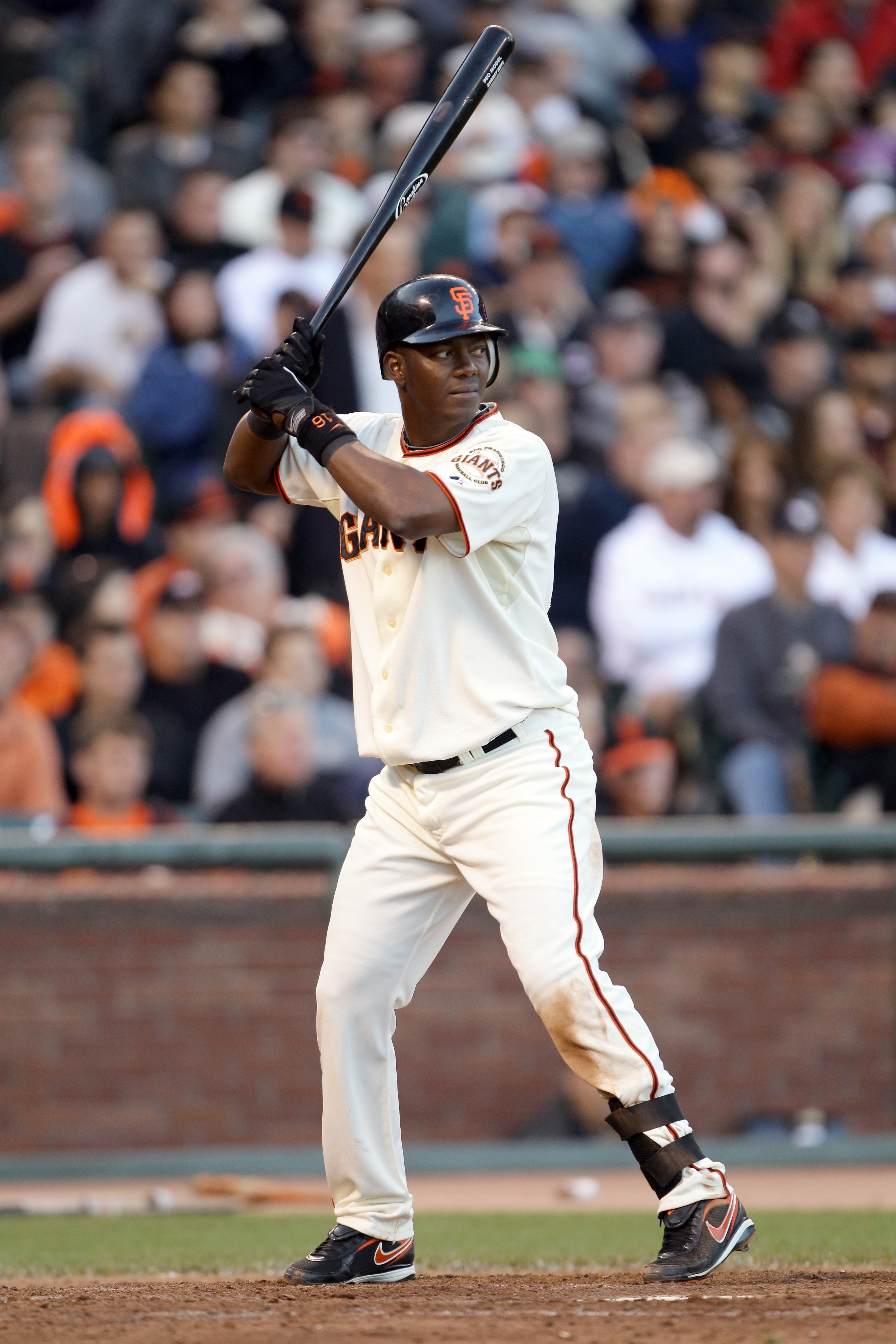 SAN FRANCISCO - AUGUST 01:  Edgar Renteria #16 of the San Francisco Giants bats against the Los Angeles Dodgers at AT&T Park on August 1, 2010 in San Francisco, California.  (Photo by Ezra Shaw/Getty Images)