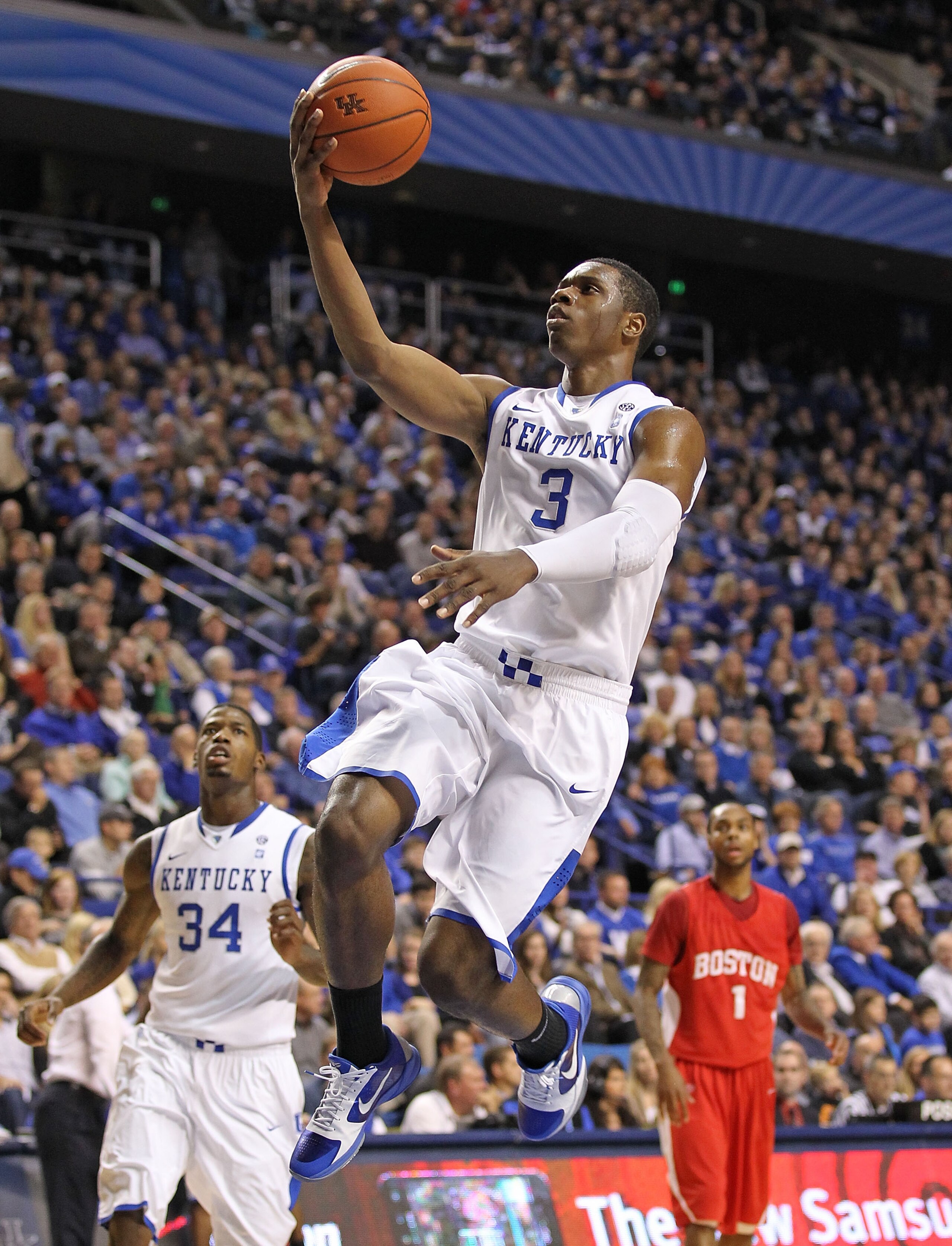 LEXINGTON, KY - NOVEMBER 30:  Terrence Jones #3 of the Kentucky Wildcats shoots the ball during the game against the Boston University Terriers on November 30, 2010 in Lexington, Kentucky.  (Photo by Andy Lyons/Getty Images)