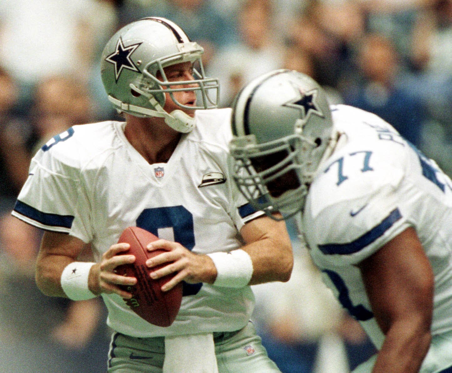 29 Oct 2000:   Dallas Cowboys quarterback #8 Troy Aikman throws the ball against the Jacksonville Jaguars in the first quarter at Texas Stadium in Irving, Texas.  Aikman left the game with reported back problems after thowing for 5 attempts and 4 completi