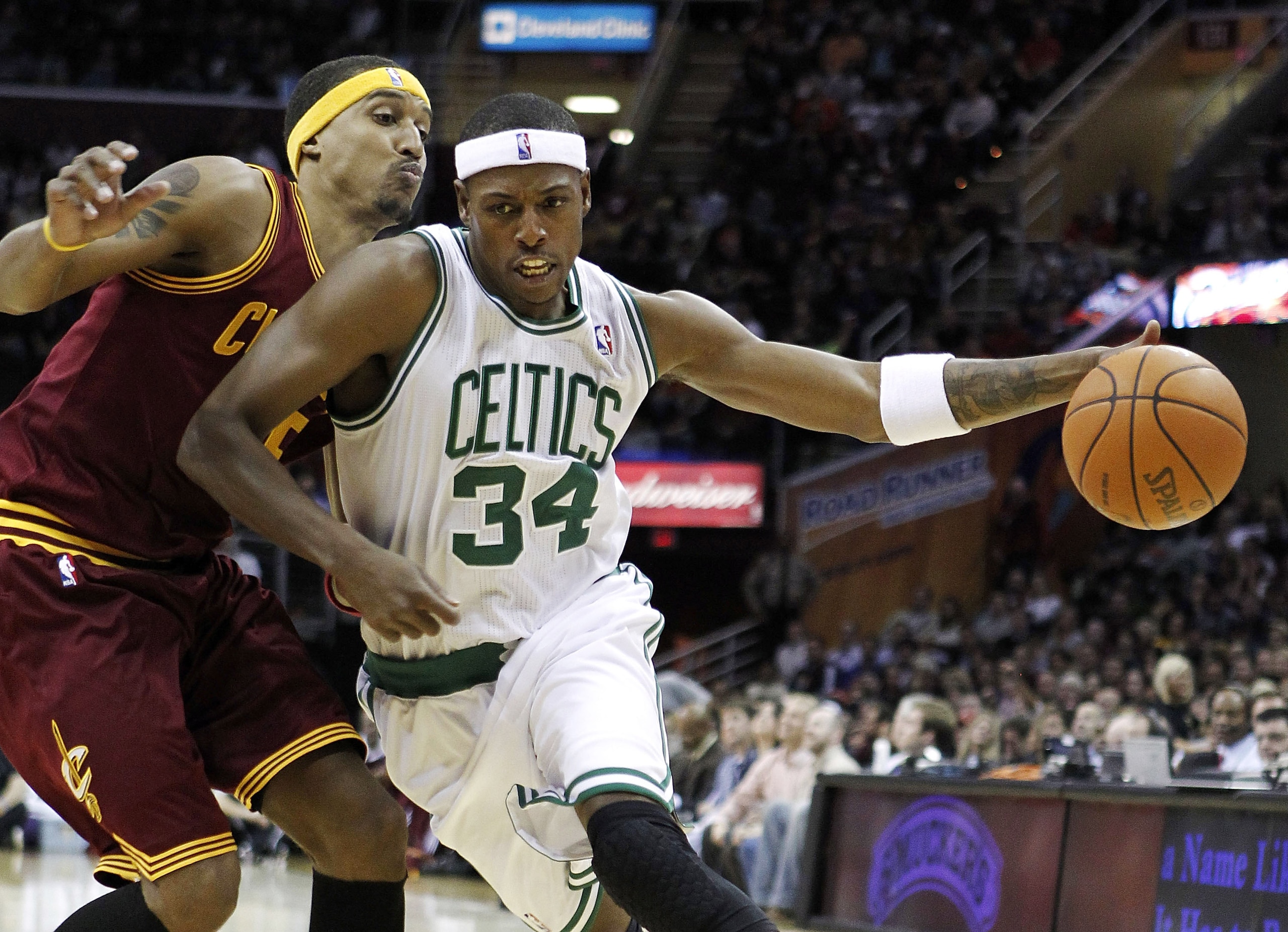 CLEVELAND - OCTOBER 27: Paul Pierce #34 of the Boston Celtics tries to get around Jamario Moon #15 of the Cleveland Cavaliers at Quicken Loans Arena on October 27, 2010 in Cleveland, Ohio. (Photo by Gregory Shamus/Getty Images) CLEVELAND - OCTOBER 27: Paul Pierce #34 of the Boston Celtics tries to get around Jamario Moon #15 of the Cleveland Cavaliers at Quicken Loans Arena on October 27, 2010 in Cleveland, Ohio. (Photo by Gregory Shamus/Getty Images)