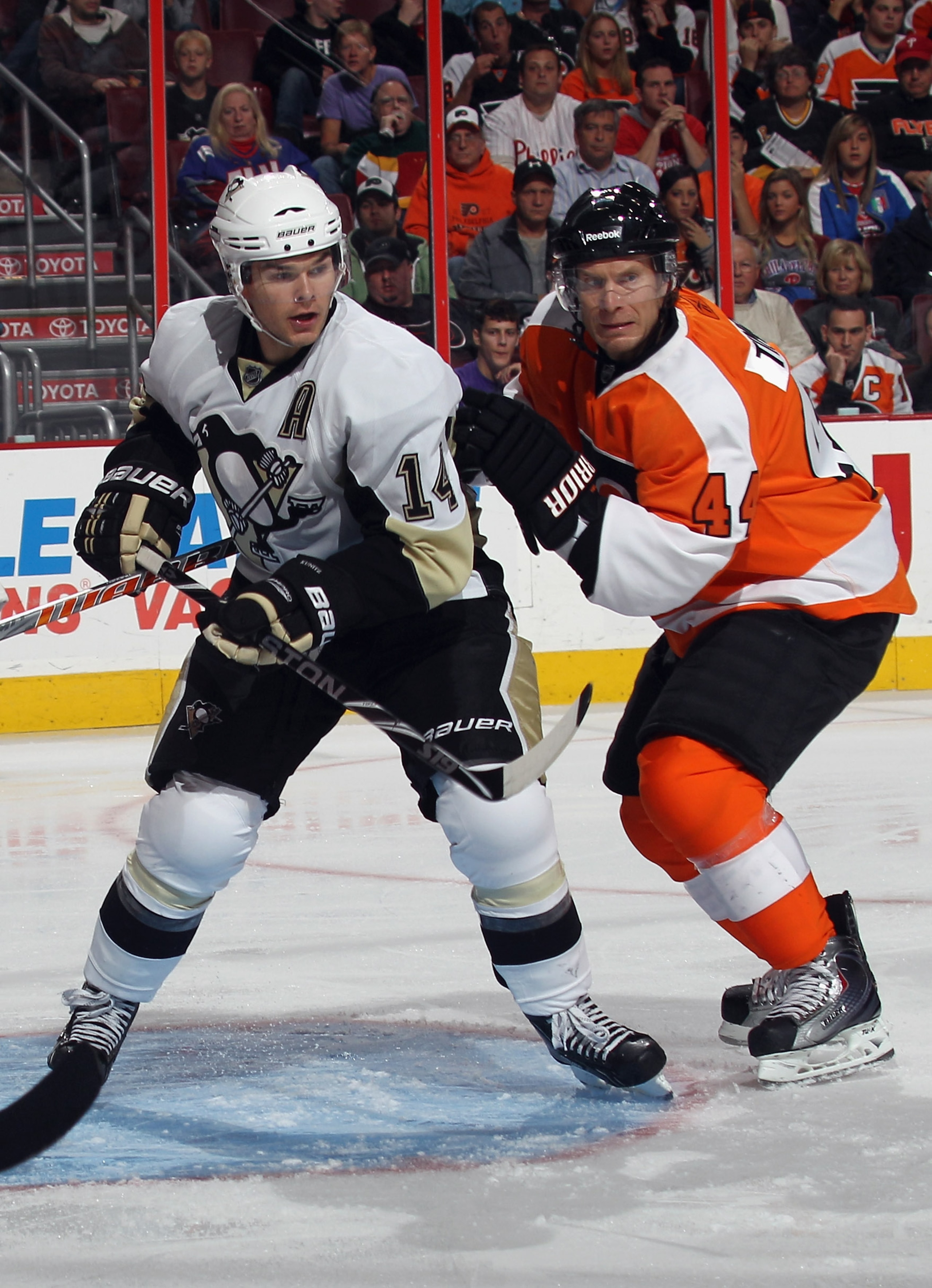 PHILADELPHIA - OCTOBER 16: Kimmo Timonen #44 of the Philadelphia Flyers skates against Chris Kunitz #14 of the Pittsburgh Penguins at the Wells Fargo Center on October 16, 2010 in Philadelphia, Pennsylvania. (Photo by Bruce Bennett/Getty Images)