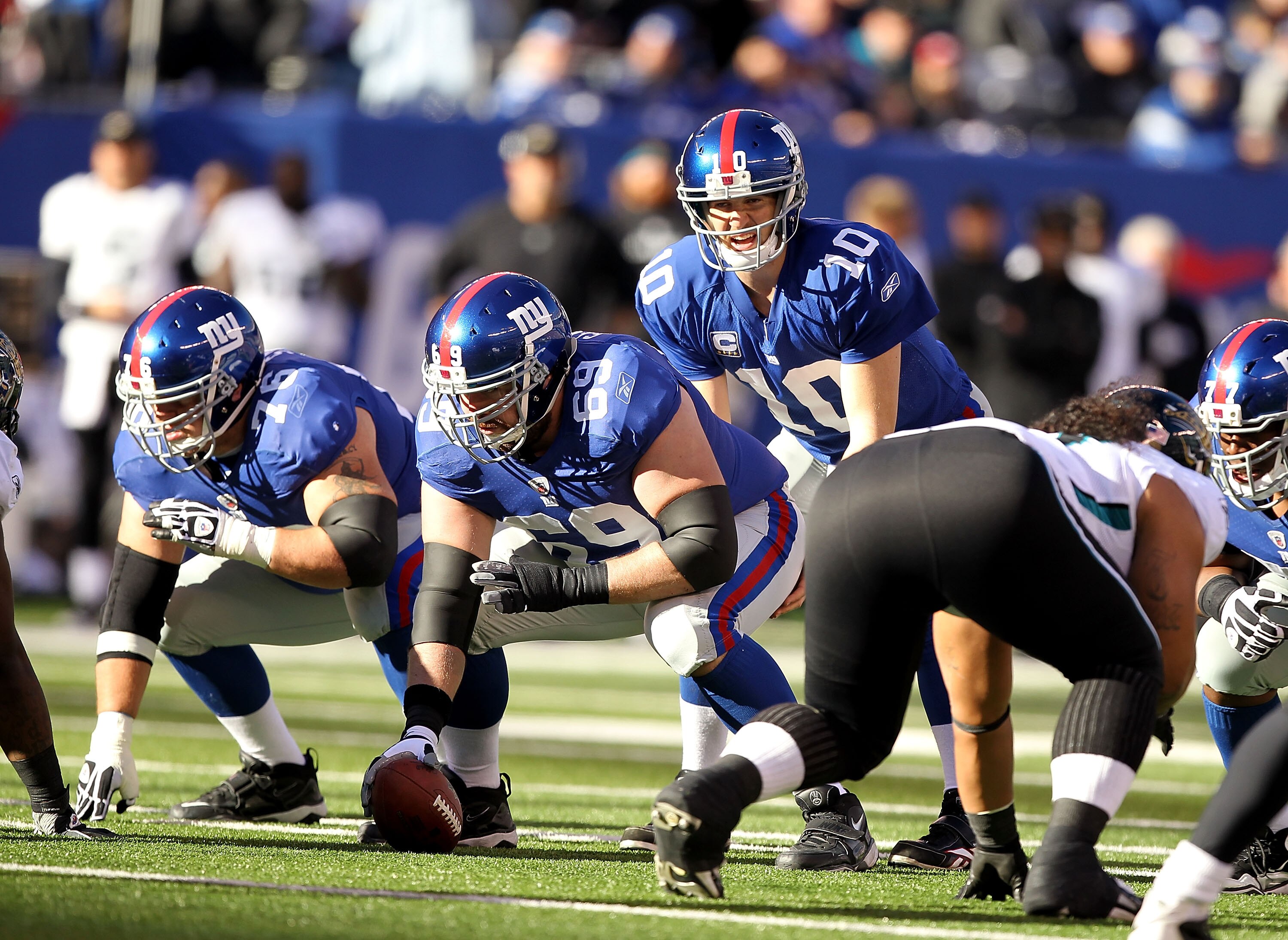 EAST RUTHERFORD, NJ - NOVEMBER 28:  Eli Manning #10 of the New York Giants in action against the Jacksonville Jaguars during their game on November 28, 2010 at The New Meadowlands Stadium in East Rutherford, New Jersey.  (Photo by Al Bello/Getty Images)