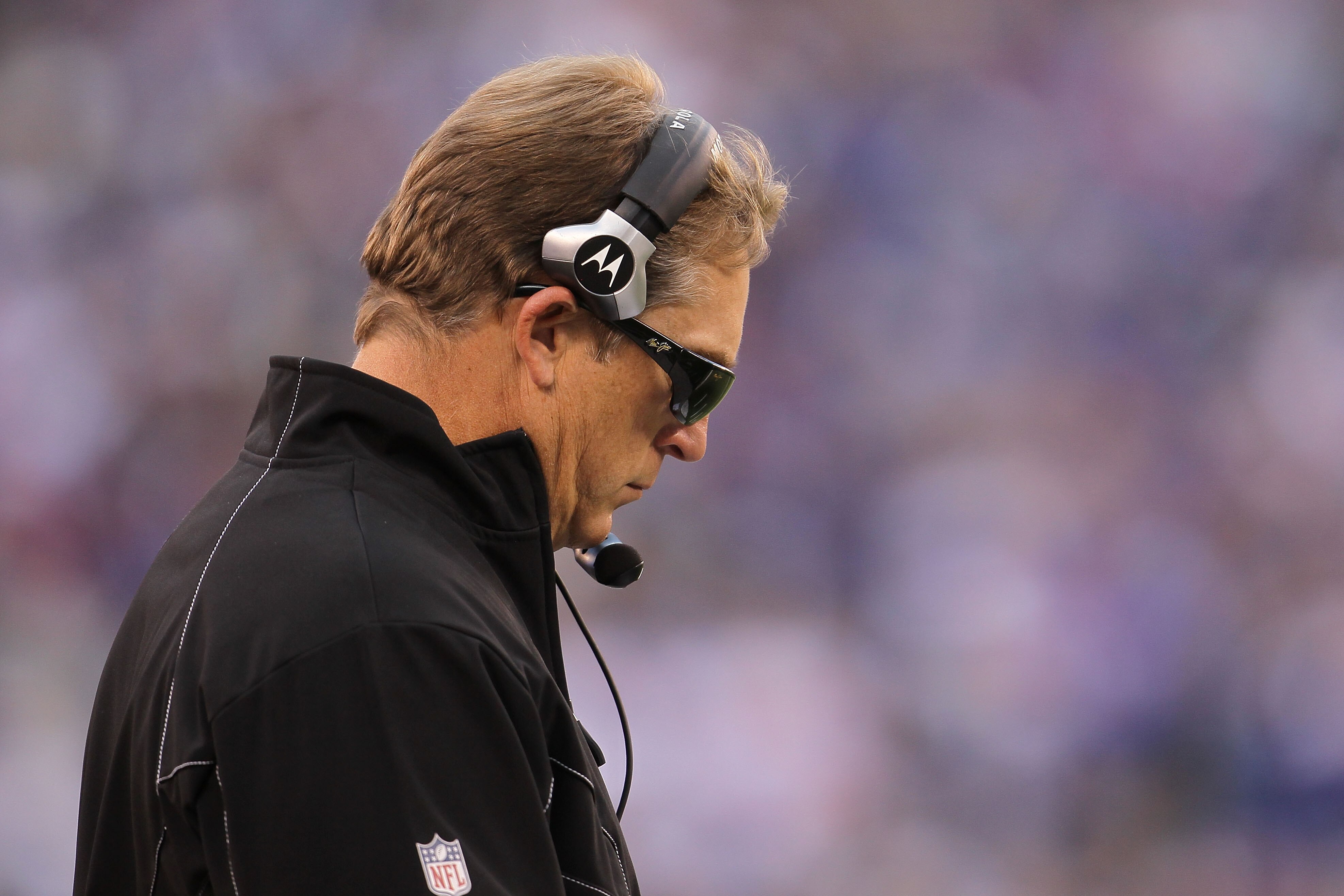 EAST RUTHERFORD, NJ - NOVEMBER 28:  Head coach Jack Del Rio of the Jacksonville Jaguars watches on against the New York Giants at New Meadowlands Stadium on November 28, 2010 in East Rutherford, New Jersey.  (Photo by Chris McGrath/Getty Images)