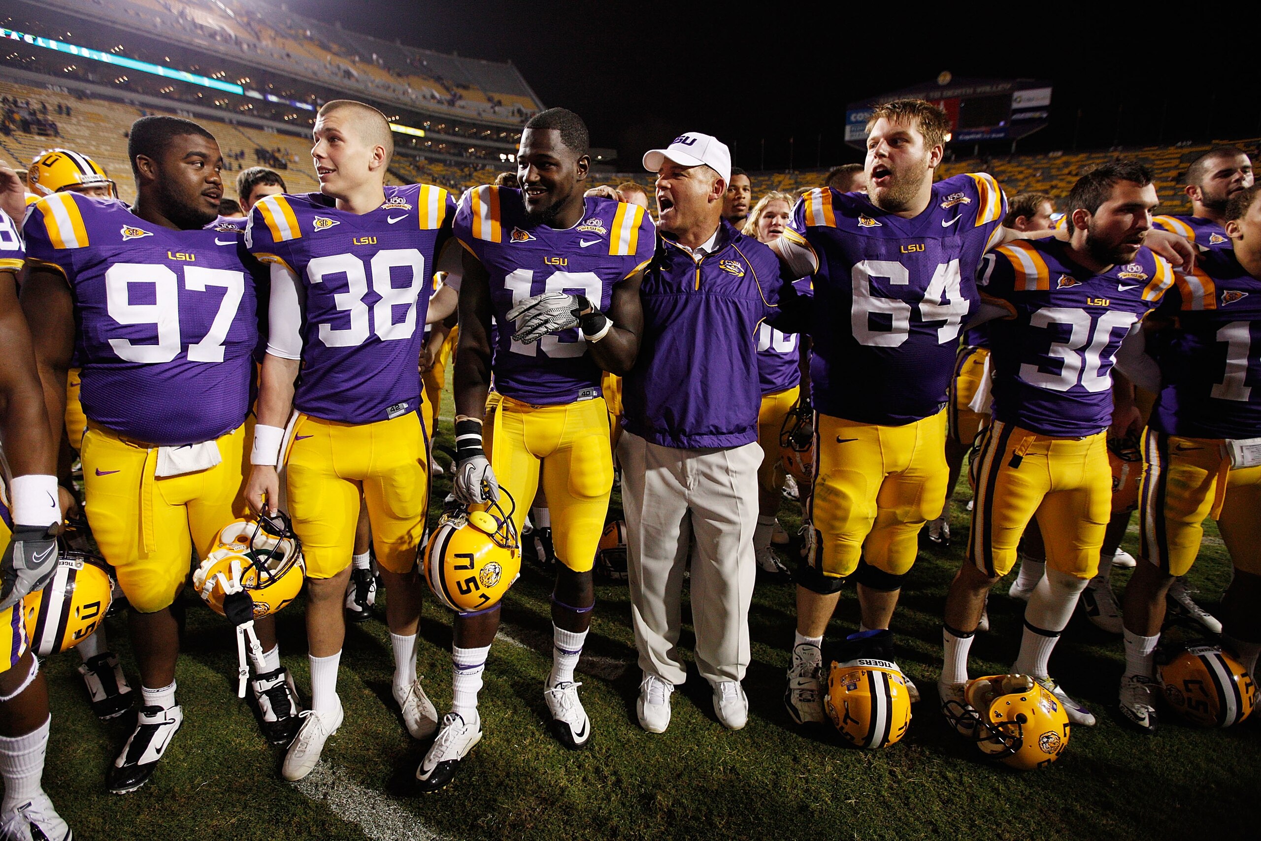 BATON ROUGE, LA - NOVEMBER 13:  Head coach Les Miles of the Louisiana State University Tigers celebrates after defeating the University of Louisiana-Monroe Warhawks at Tiger Stadium on November 13, 2010 in Baton Rouge, Louisiana.   The Tigers defeated the
