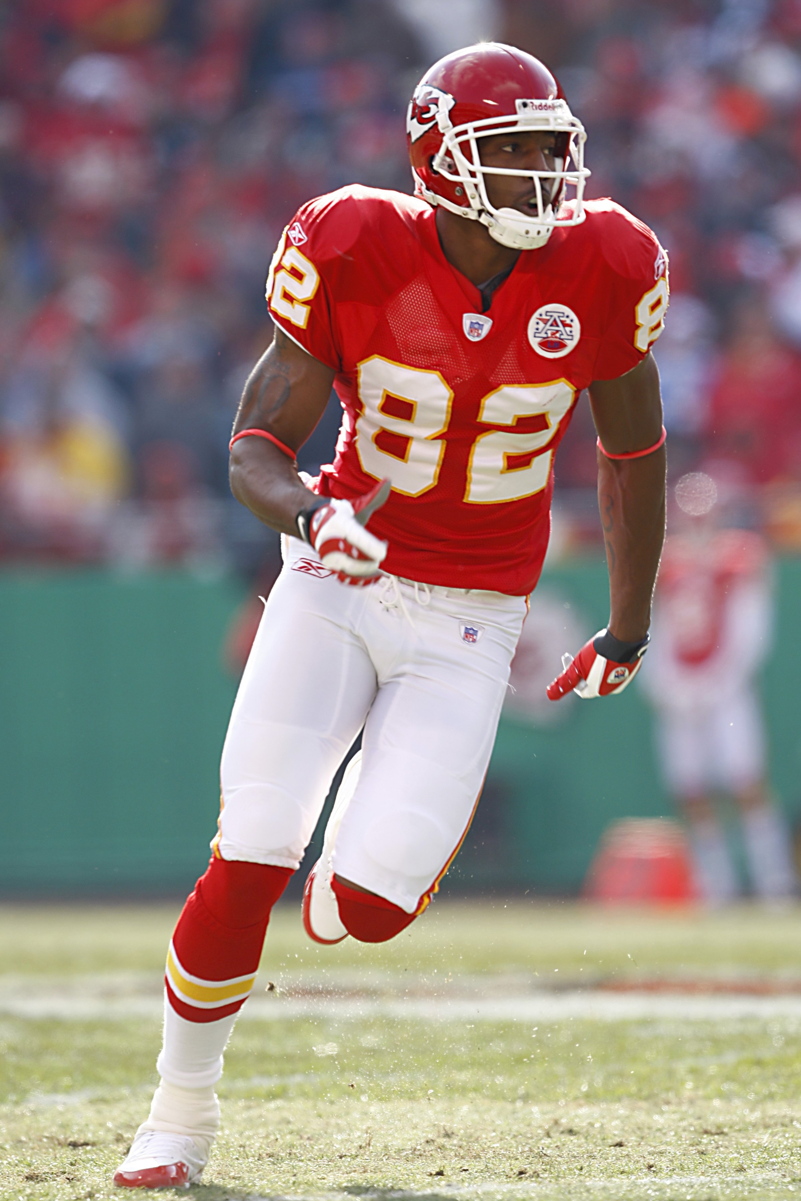 KANSAS CITY - DECEMBER 2: Dwayne Bowe #82 of the Kansas City Cheifs runs during the NFL game against the San Diego Chargers at Arrowhead Stadium on December 2, 2007 in Kansas City, Missouri. (Photo by Jamie Squire/Getty Images) KANSAS CITY - DECEMBER 2: Dwayne Bowe #82 of the Kansas City Cheifs runs during the NFL game against the San Diego Chargers at Arrowhead Stadium on December 2, 2007 in Kansas City, Missouri. (Photo by Jamie Squire/Getty Images)