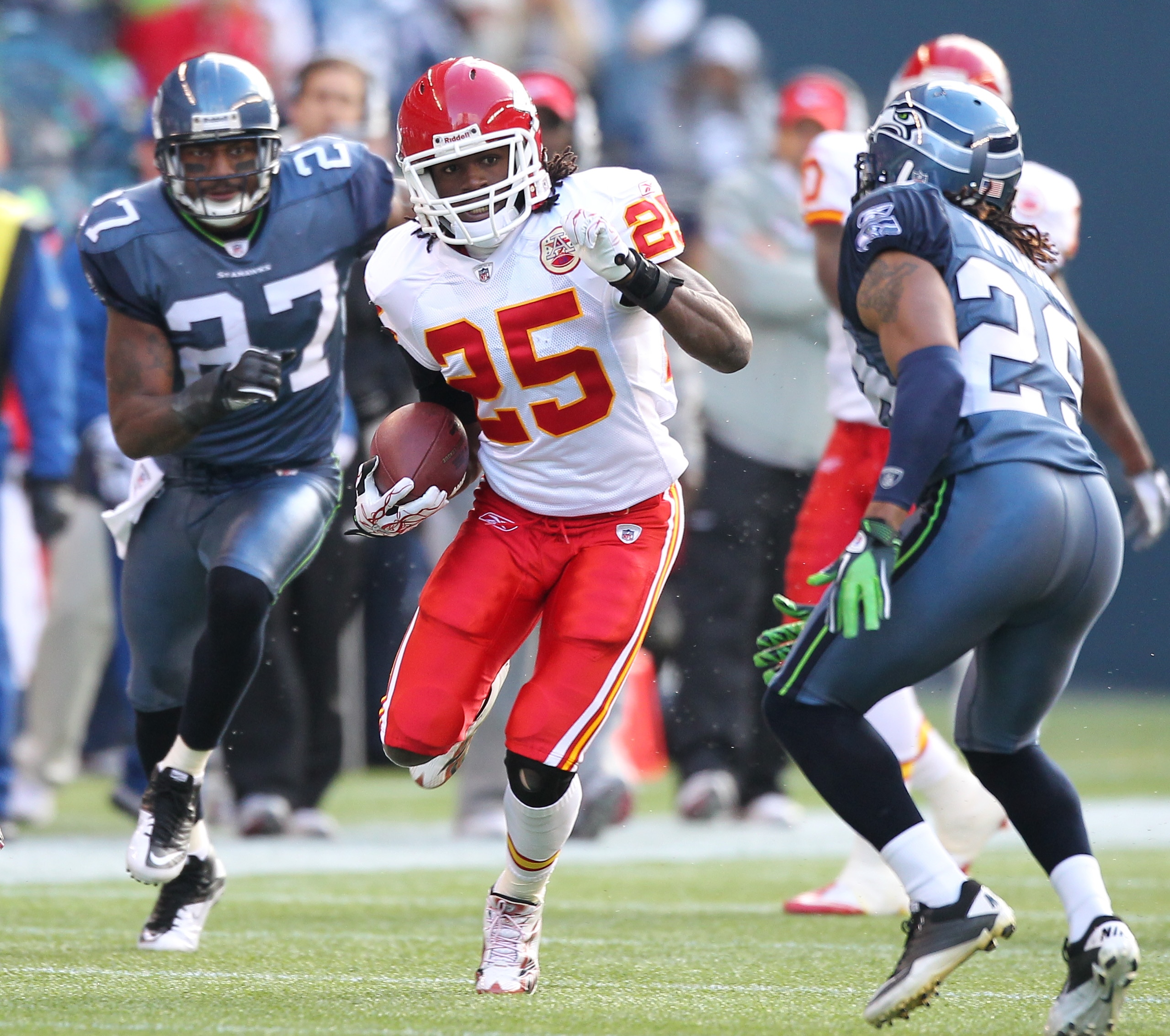 SEATTLE, WA - NOVEMBER 28: Running back Jamaal Charles #25 of the Kansas City Chiefs rushes against the Seattle Seahawks at Qwest Field on November 28, 2010 in Seattle, Washington. (Photo by Otto Greule Jr/Getty Images) SEATTLE, WA - NOVEMBER 28: Running back Jamaal Charles #25 of the Kansas City Chiefs rushes against the Seattle Seahawks at Qwest Field on November 28, 2010 in Seattle, Washington. (Photo by Otto Greule Jr/Getty Images)