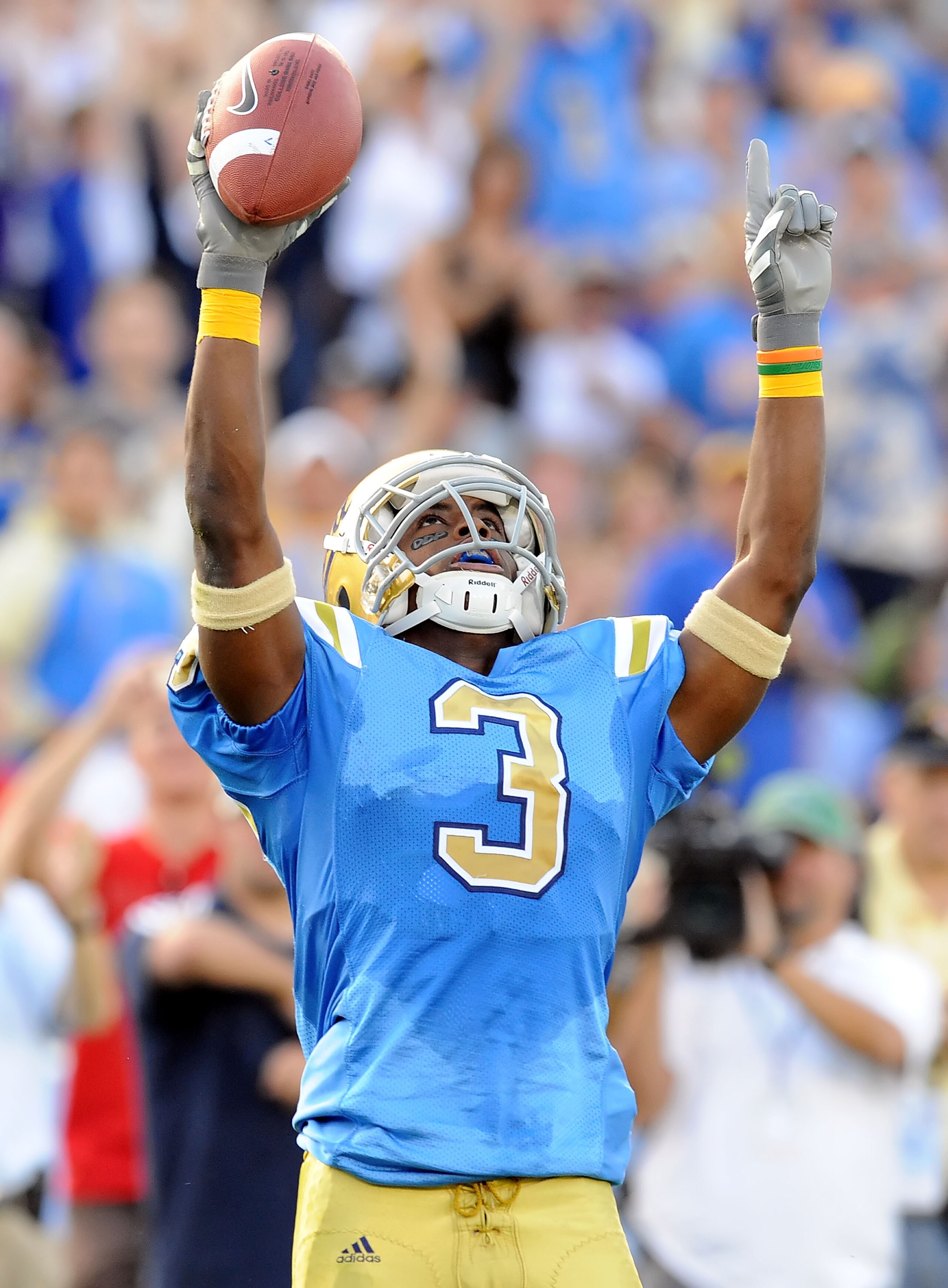 PASADENA, CA - NOVEMBER 08: Rahim Moore #3 of the UCLA Bruins celebrates after an interception against the Oregon State Beavers at the Pasadena Rose Bowl on November 8, 2008 in Pasadena, California. (Photo by Lisa Blumenfeld/Getty Images) PASADENA, CA - NOVEMBER 08: Rahim Moore #3 of the UCLA Bruins celebrates after an interception against the Oregon State Beavers at the Pasadena Rose Bowl on November 8, 2008 in Pasadena, California. (Photo by Lisa Blumenfeld/Getty Images)
