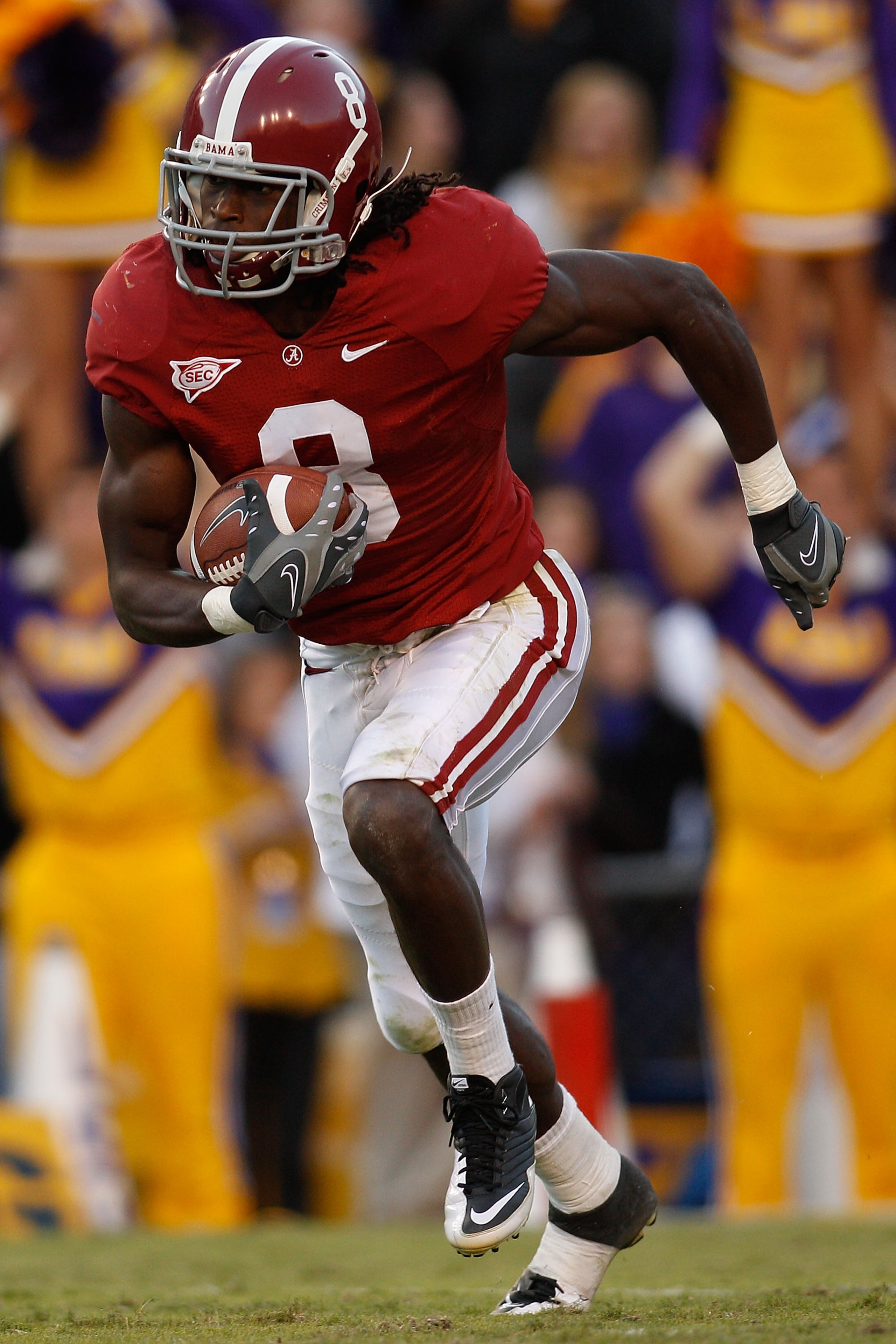 BATON ROUGE, LA - NOVEMBER 06: Julio Jones #8 of the Alabama Crimson Tide in action during the game against the Louisiana State University Tigers at Tiger Stadium on November 6, 2010 in Baton Rouge, Louisiana. The Tigers defeated the Crimson Tide 24-21. BATON ROUGE, LA - NOVEMBER 06: Julio Jones #8 of the Alabama Crimson Tide in action during the game against the Louisiana State University Tigers at Tiger Stadium on November 6, 2010 in Baton Rouge, Louisiana. The Tigers defeated the Crimson Tide 24-21.