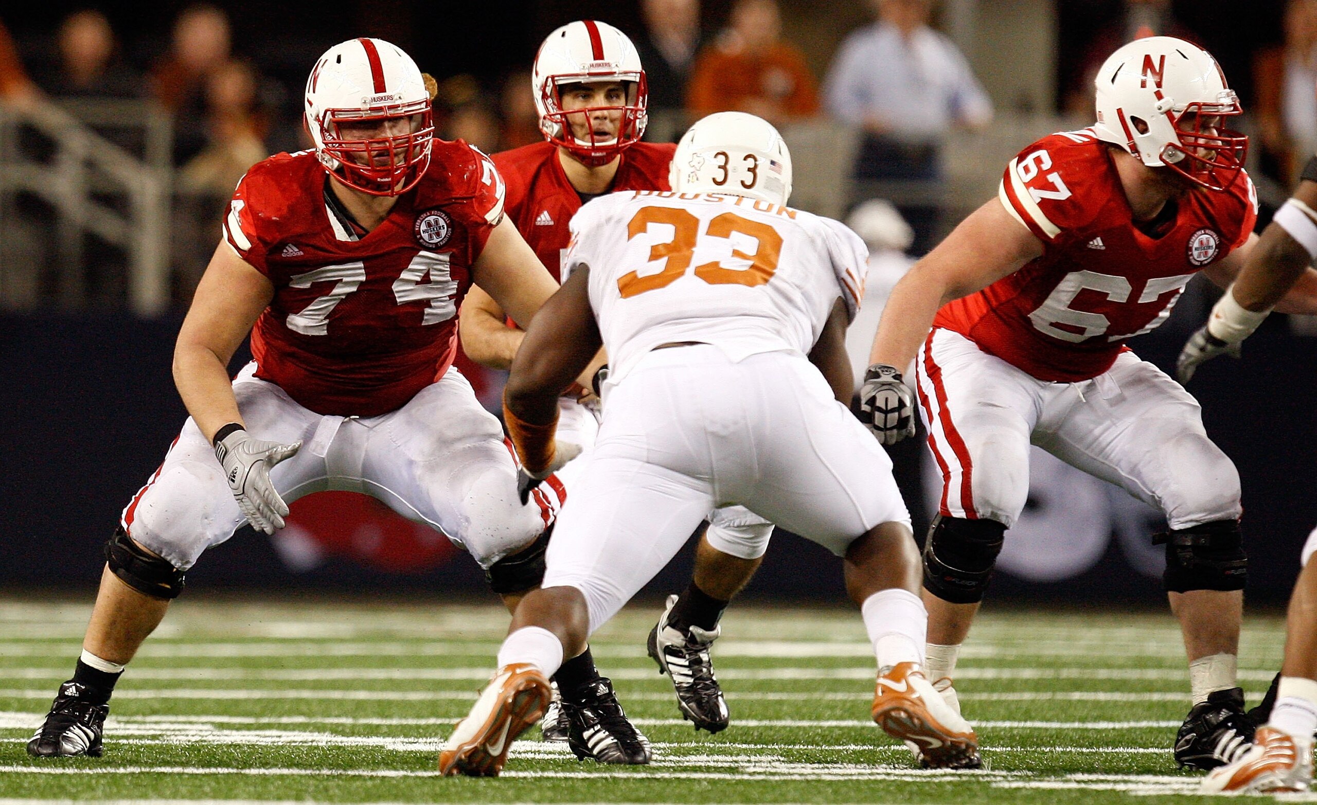 ARLINGTON, TX - DECEMBER 05:  Offensive lineman Ricky Henry #75 of the Nebraska Cornhuskers at Cowboys Stadium on December 5, 2009 in Arlington, Texas.  (Photo by Ronald Martinez/Getty Images)