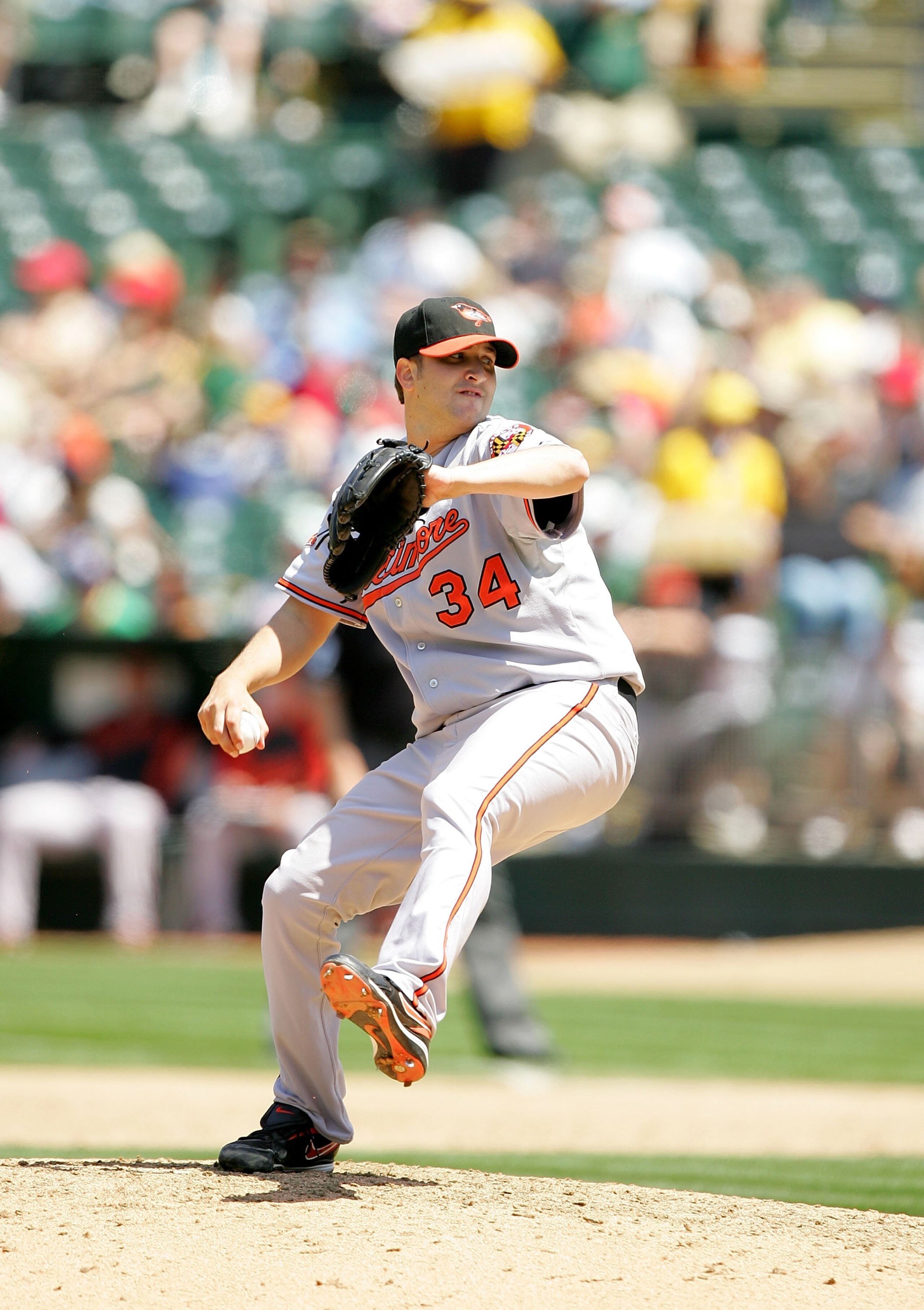 OAKLAND, CA - JUNE 07:  Matt Albers #34 of the Baltimore Orioles pitches against the Oakland Athletics at the Oakland Coliseum on June 7, 2009 in Oakland, California.  (Photo by Ezra Shaw/Getty Images)