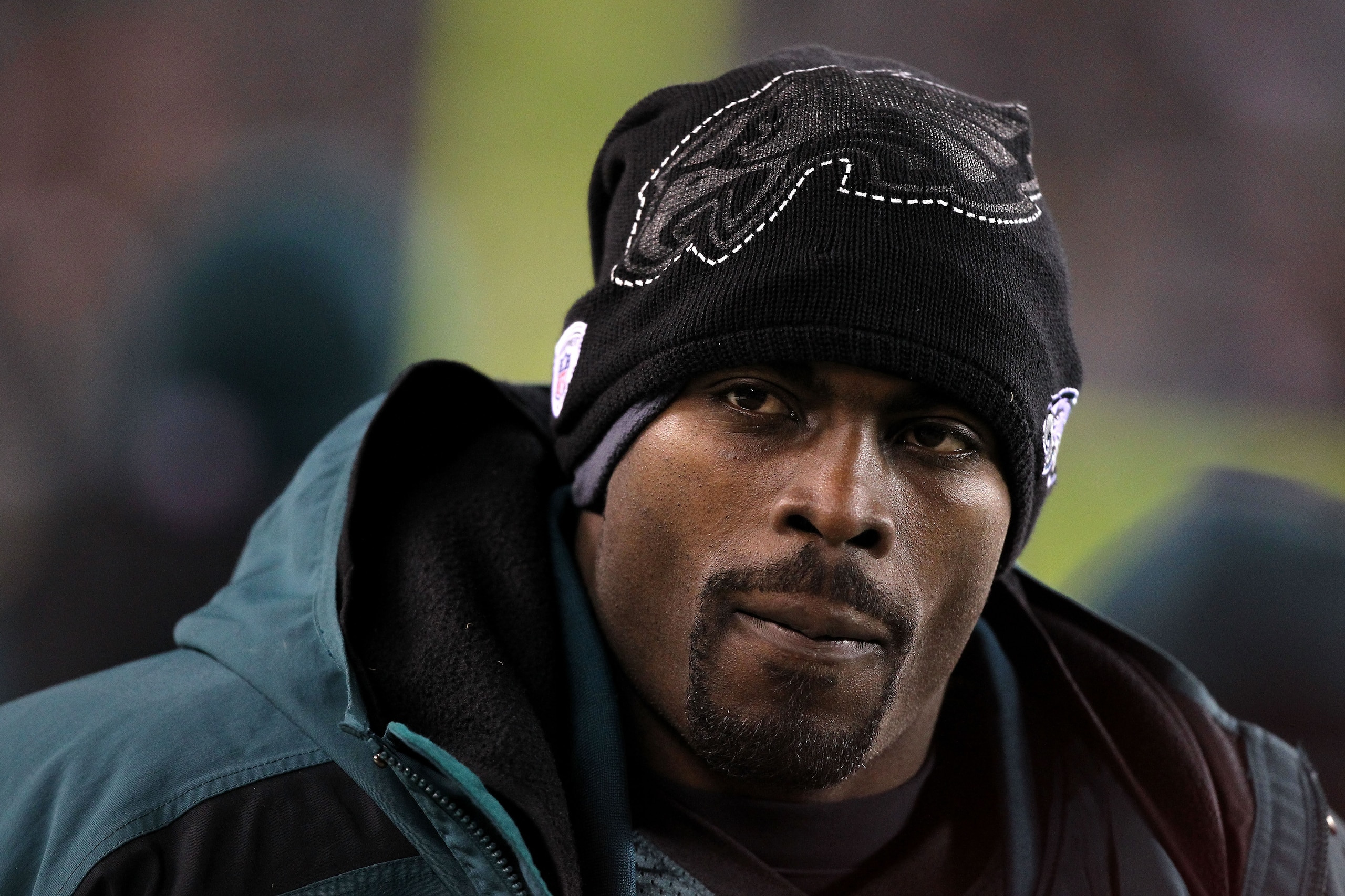PHILADELPHIA, PA - DECEMBER 02:  Michael Vick #7 of the Philadelphia Eagles looks on against the Houston Texans at Lincoln Financial Field on December 2, 2010 in Philadelphia, Pennsylvania.  (Photo by Al Bello/Getty Images)