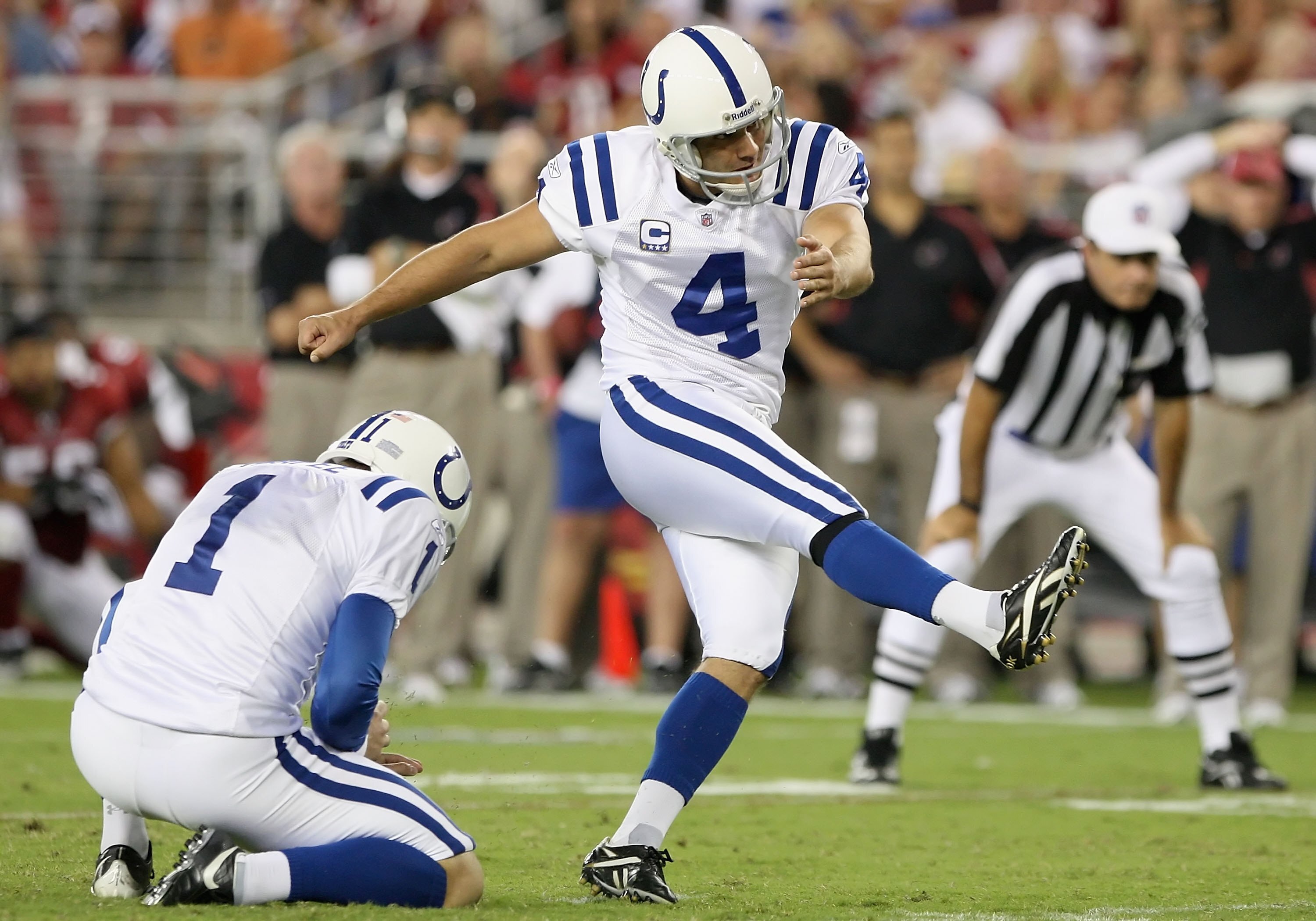 GLENDALE, AZ - SEPTEMBER 27:  Kicker Adam Vinatieri #4 of the Indianapolis Colts attempts a field goal during the NFL game against the Arizona Cardinals at the Universtity of Phoenix Stadium on September 27, 2009 in Glendale, Arizona.  The Colts defeated